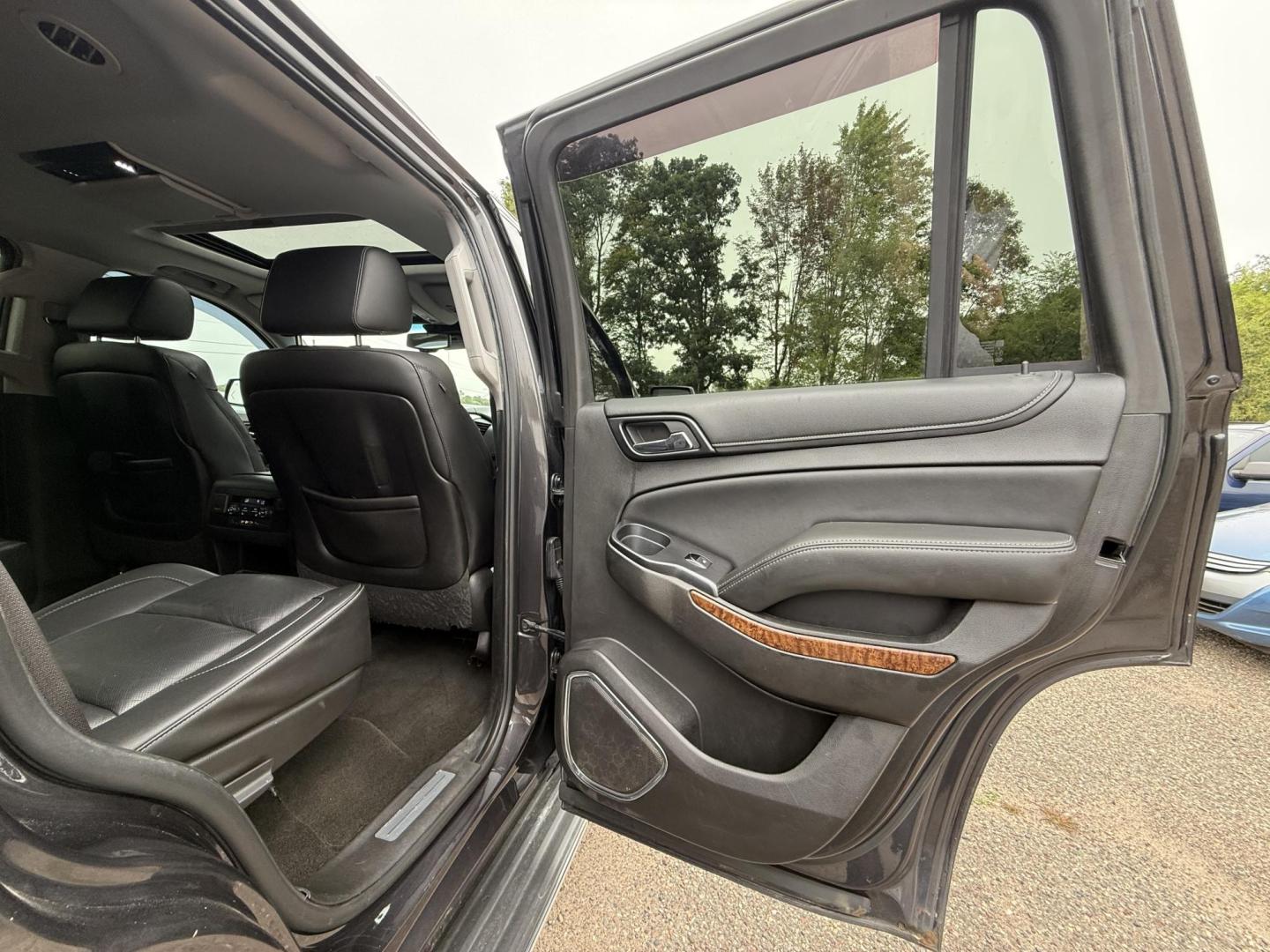 2015 Chevrolet Tahoe LTZ 4WD (1GNSKCKC4FR) with an 5.3L V8 OHV 16V engine, 6-Speed Automatic transmission, located at 17255 hwy 65 NE, Ham Lake, MN, 55304, 0.000000, 0.000000 - Photo#12