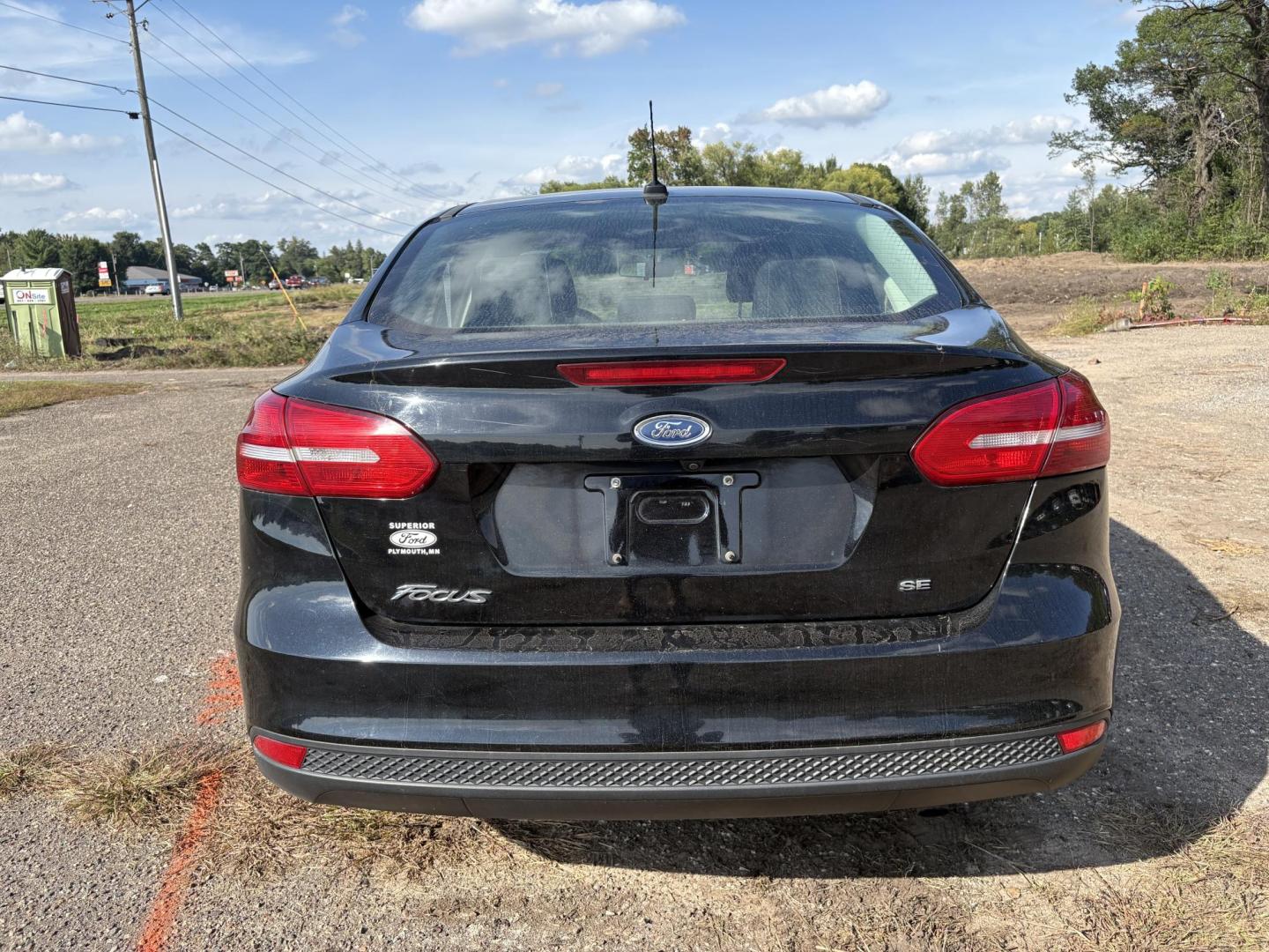 2018 Ford Focus SE Sedan (1FADP3F24JL) with an 2.0L L4 DOHC 16V engine, located at 17255 hwy 65 NE, Ham Lake, MN, 55304, 0.000000, 0.000000 - Photo#3