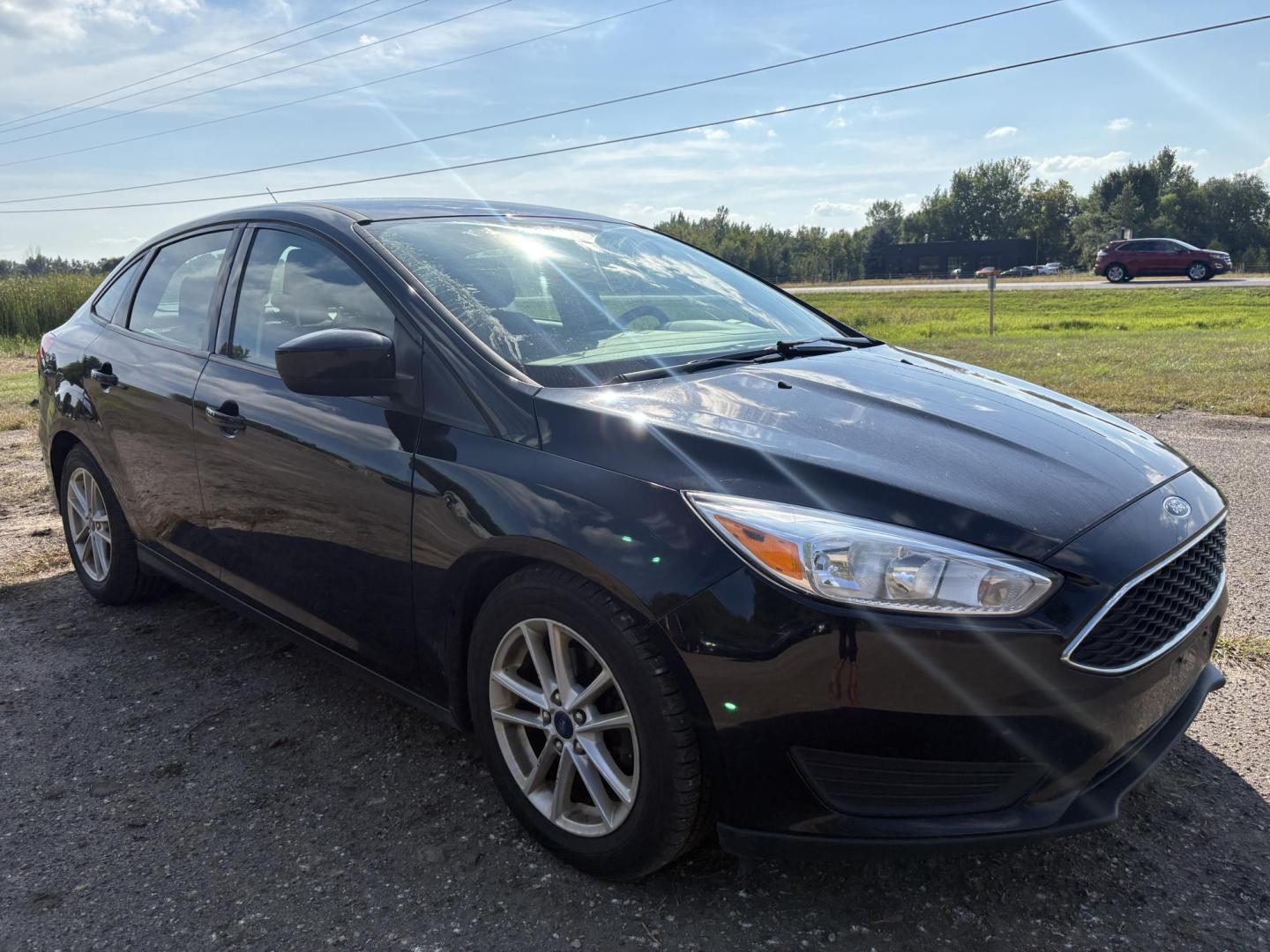 2018 Ford Focus SE Sedan (1FADP3F24JL) with an 2.0L L4 DOHC 16V engine, located at 17255 hwy 65 NE, Ham Lake, MN, 55304, 0.000000, 0.000000 - Photo#6