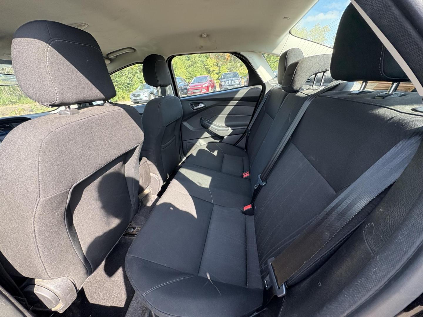 2018 Ford Focus SE Sedan (1FADP3F24JL) with an 2.0L L4 DOHC 16V engine, located at 17255 hwy 65 NE, Ham Lake, MN, 55304, 0.000000, 0.000000 - Photo#11
