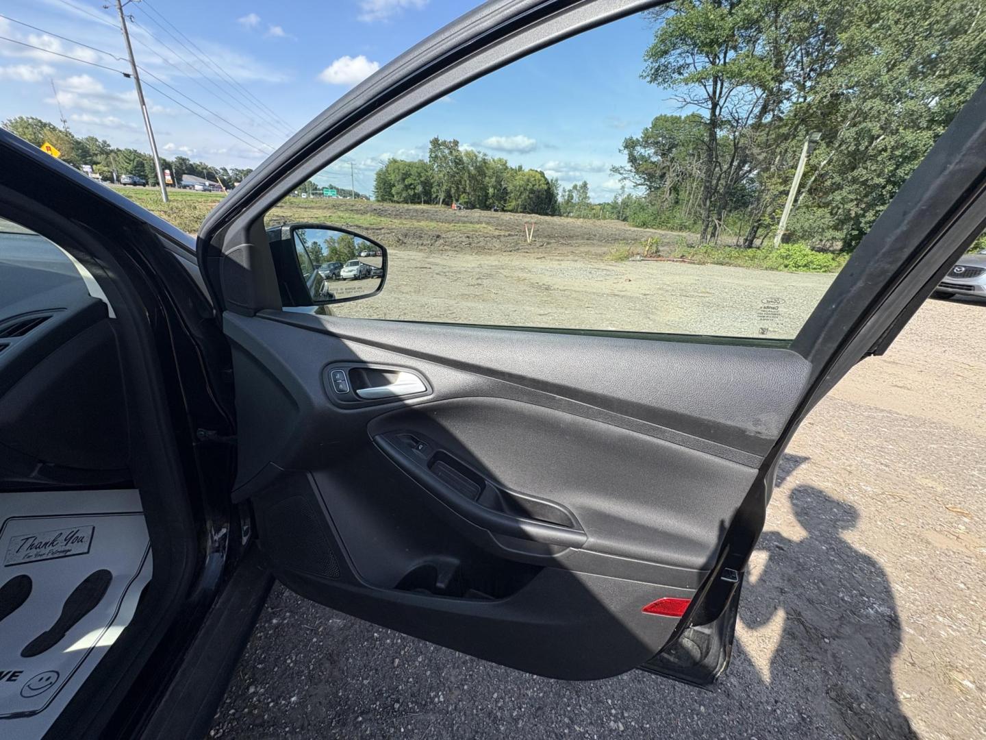 2018 Ford Focus SE Sedan (1FADP3F24JL) with an 2.0L L4 DOHC 16V engine, located at 17255 hwy 65 NE, Ham Lake, MN, 55304, 0.000000, 0.000000 - Photo#14