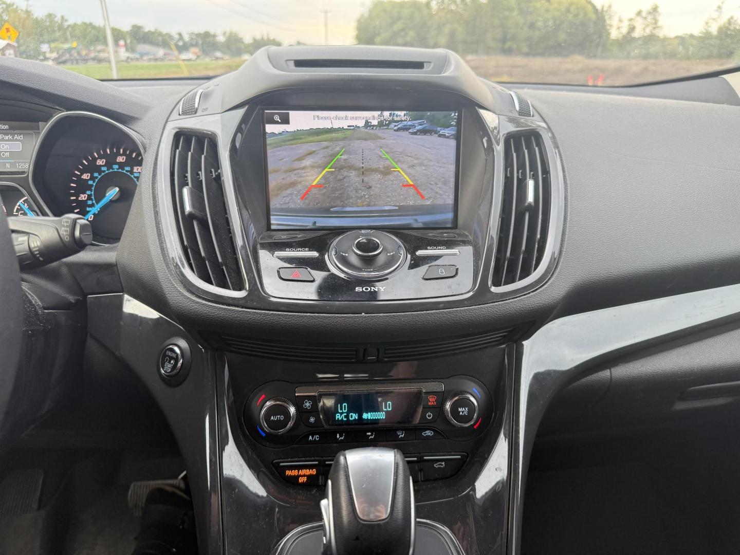 2015 Ford Escape Titanium 4WD (1FMCU9J94FU) with an 2.0L L4 DOHC 16V engine, 6-Speed Automatic transmission, located at 17255 hwy 65 NE, Ham Lake, MN, 55304, 0.000000, 0.000000 - Photo#17