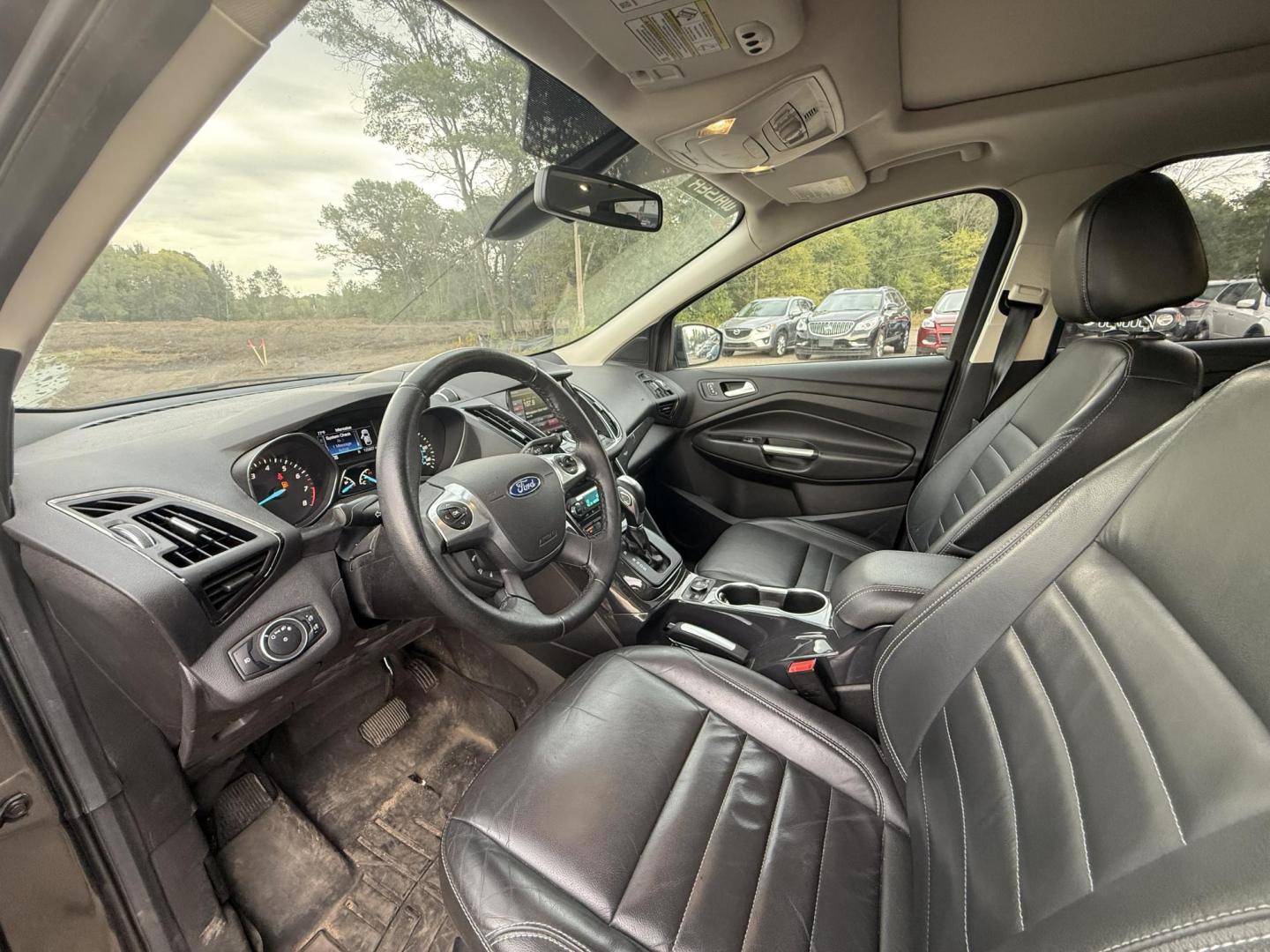 2015 Ford Escape Titanium 4WD (1FMCU9J94FU) with an 2.0L L4 DOHC 16V engine, 6-Speed Automatic transmission, located at 17255 hwy 65 NE, Ham Lake, MN, 55304, 0.000000, 0.000000 - Photo#9