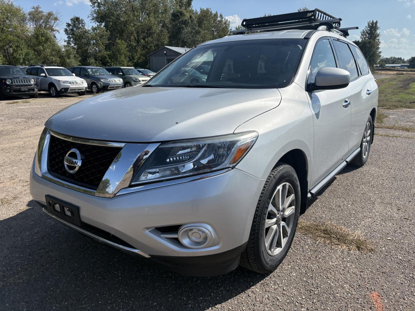 2014 Nissan Pathfinder S 4WD (5N1AR2MM2EC) with an 3.5L V6 DOHC 24V engine, Continuously Variable Transmission transmission, located at 17255 hwy 65 NE, Ham Lake, MN, 55304, 0.000000, 0.000000 - Photo#0