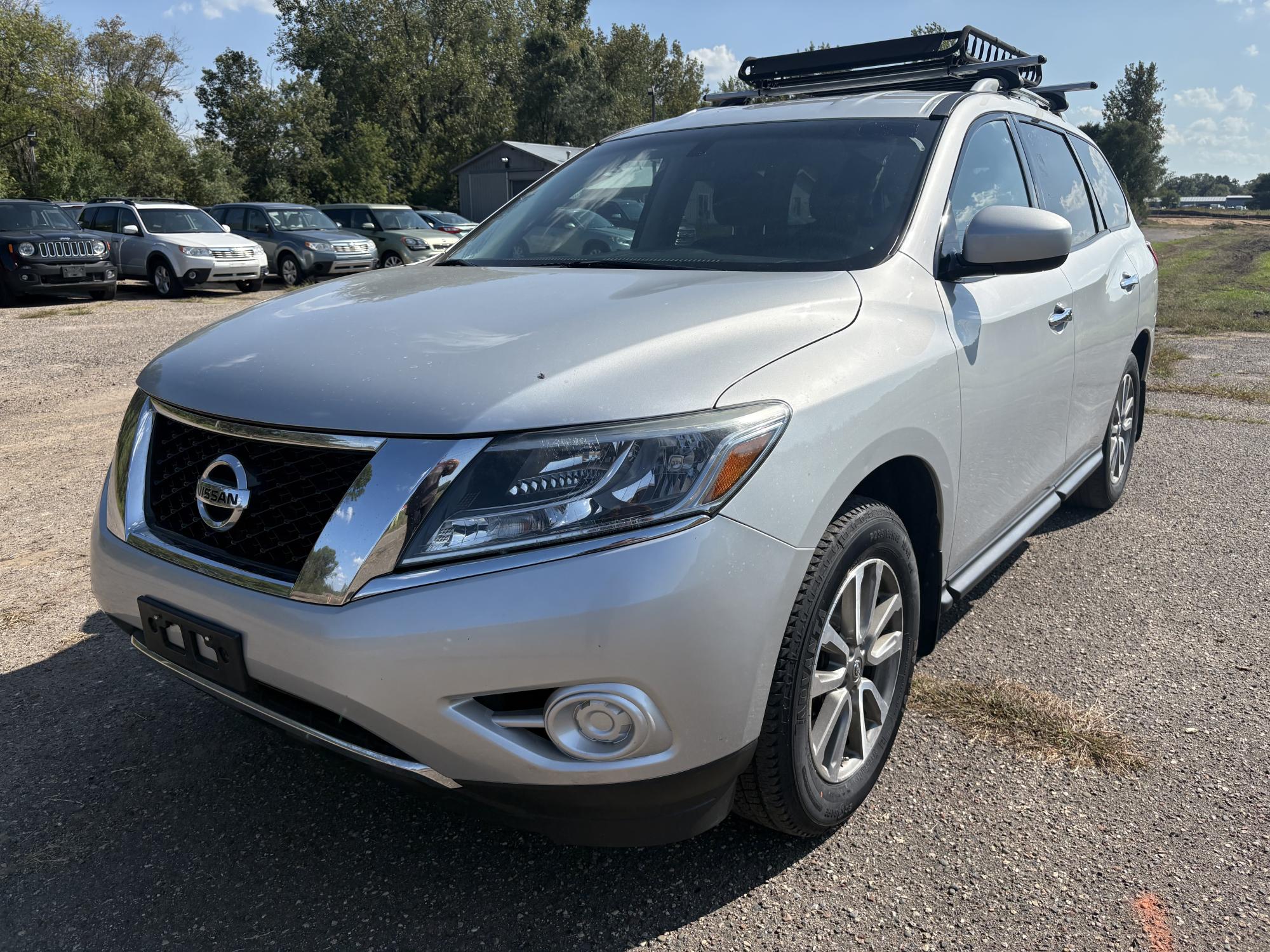 photo of 2014 Nissan Pathfinder S 4WD