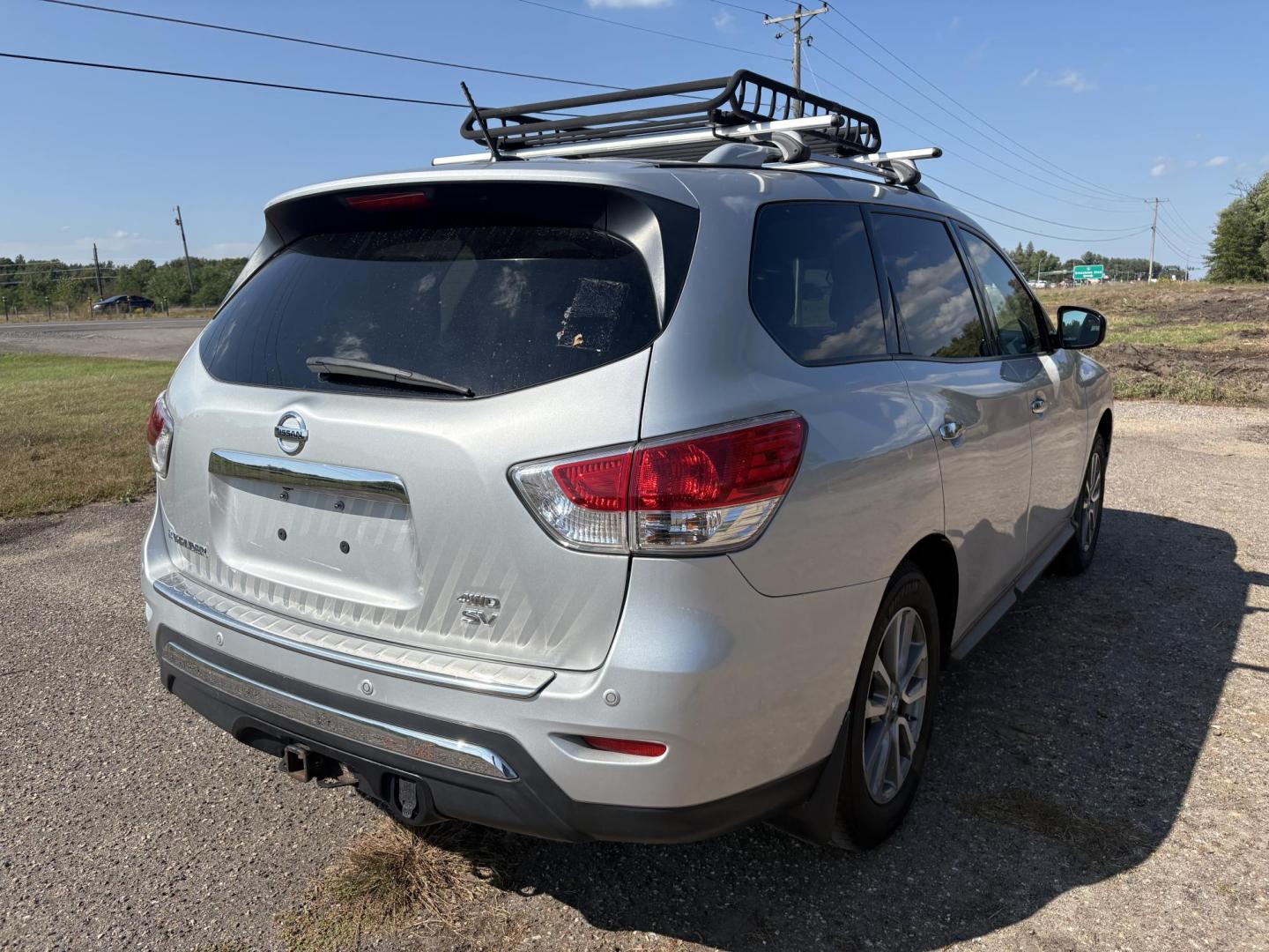 2014 Nissan Pathfinder S 4WD (5N1AR2MM2EC) with an 3.5L V6 DOHC 24V engine, Continuously Variable Transmission transmission, located at 17255 hwy 65 NE, Ham Lake, MN, 55304, 0.000000, 0.000000 - Photo#4