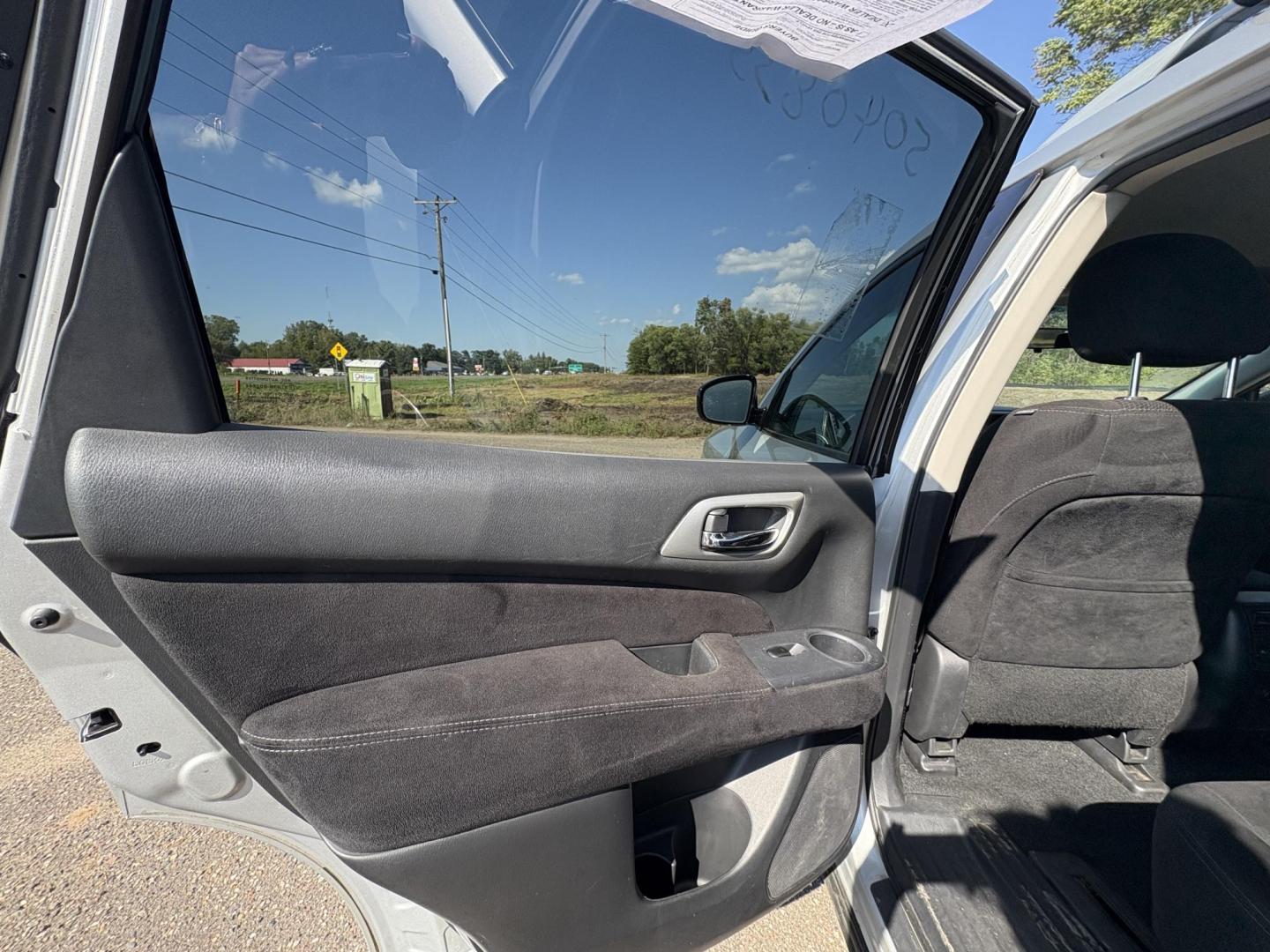 2014 Nissan Pathfinder S 4WD (5N1AR2MM2EC) with an 3.5L V6 DOHC 24V engine, Continuously Variable Transmission transmission, located at 17255 hwy 65 NE, Ham Lake, MN, 55304, 0.000000, 0.000000 - Photo#10