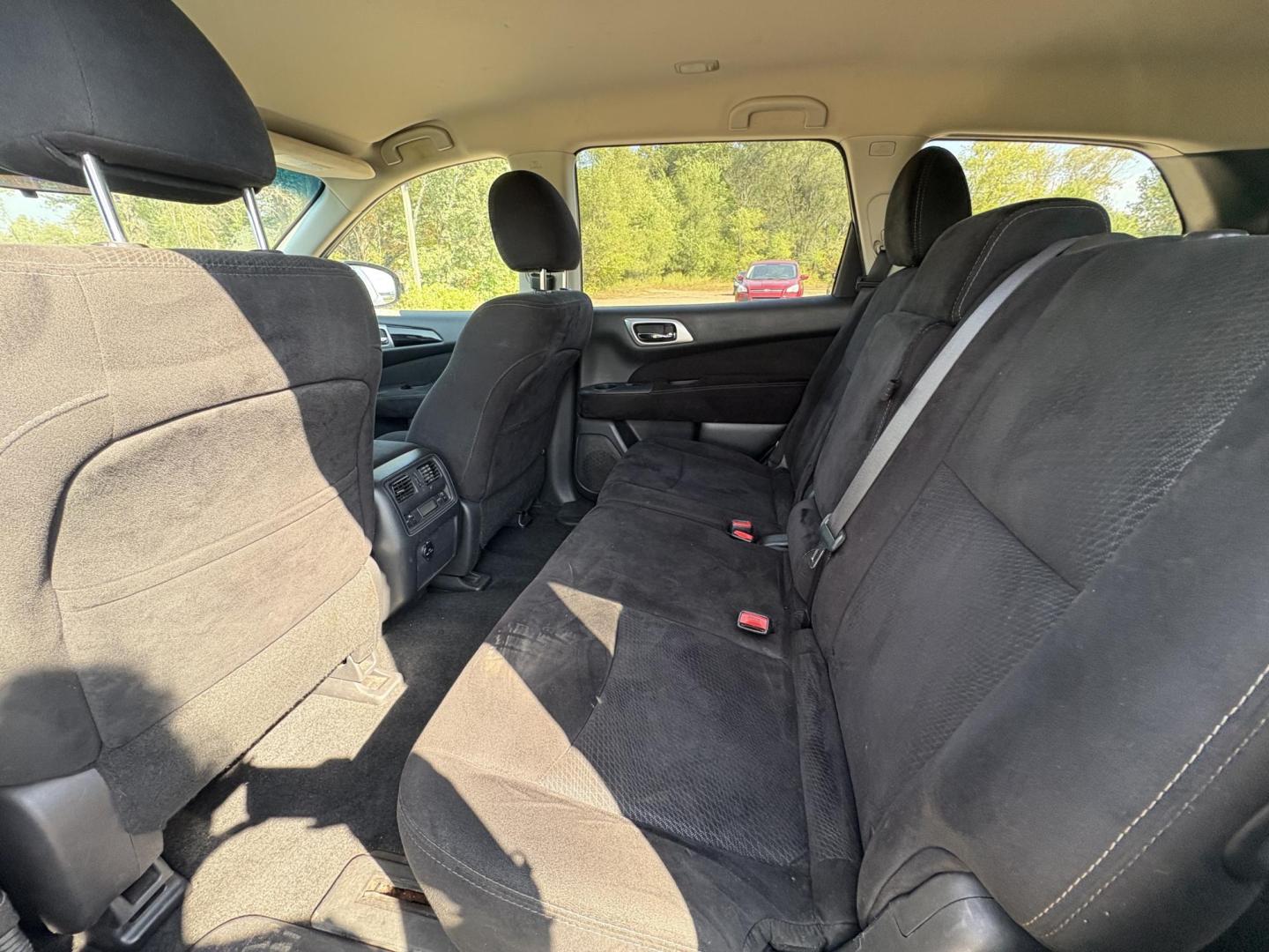 2014 Nissan Pathfinder S 4WD (5N1AR2MM2EC) with an 3.5L V6 DOHC 24V engine, Continuously Variable Transmission transmission, located at 17255 hwy 65 NE, Ham Lake, MN, 55304, 0.000000, 0.000000 - Photo#11