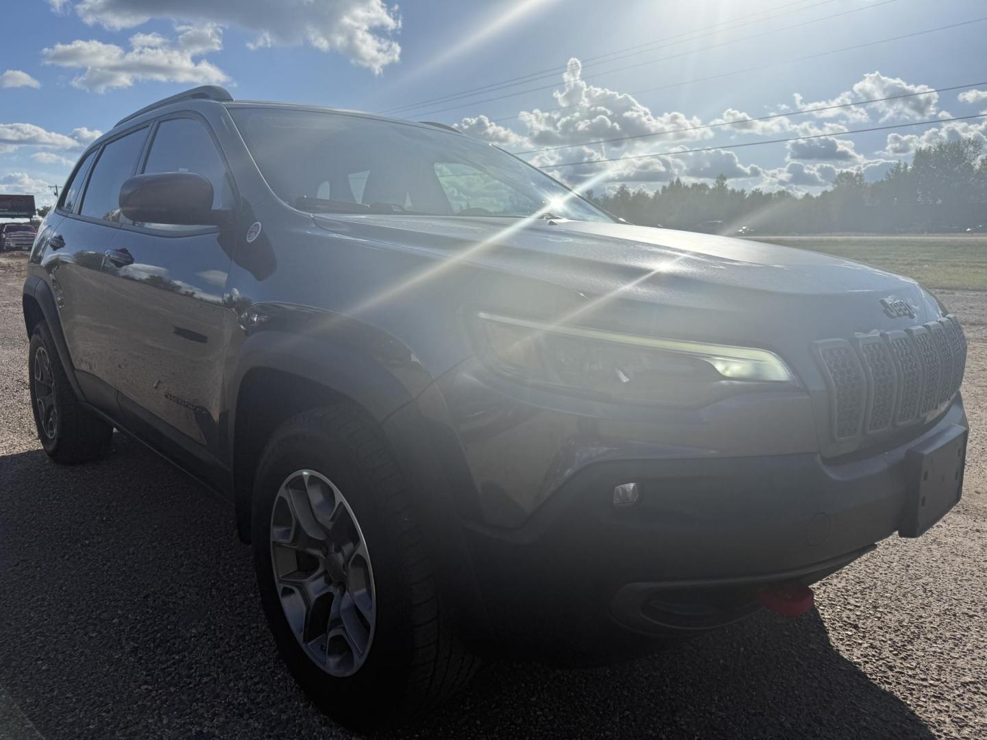 2020 Jeep Cherokee Trailhawk 4WD (1C4PJMBN7LD) with an 2.0L L4 DOHC 16V TURBO engine, 9A transmission, located at 17255 hwy 65 NE, Ham Lake, MN, 55304, 0.000000, 0.000000 - Photo#6