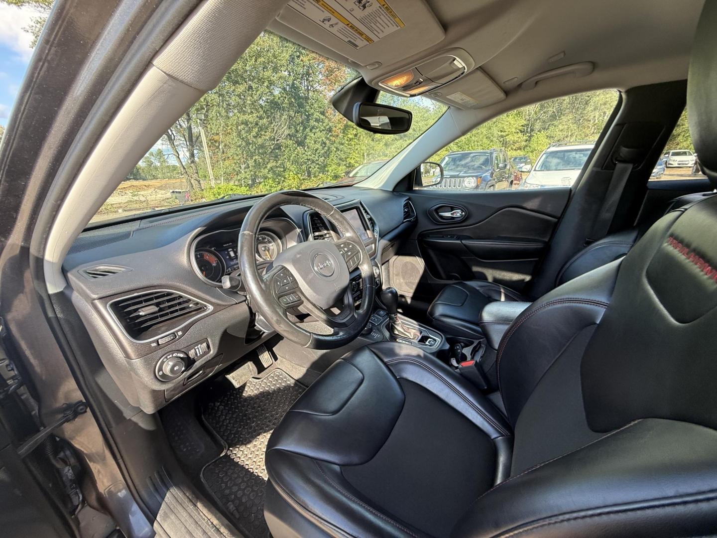 2020 Jeep Cherokee Trailhawk 4WD (1C4PJMBN7LD) with an 2.0L L4 DOHC 16V TURBO engine, 9A transmission, located at 17255 hwy 65 NE, Ham Lake, MN, 55304, 0.000000, 0.000000 - Photo#9