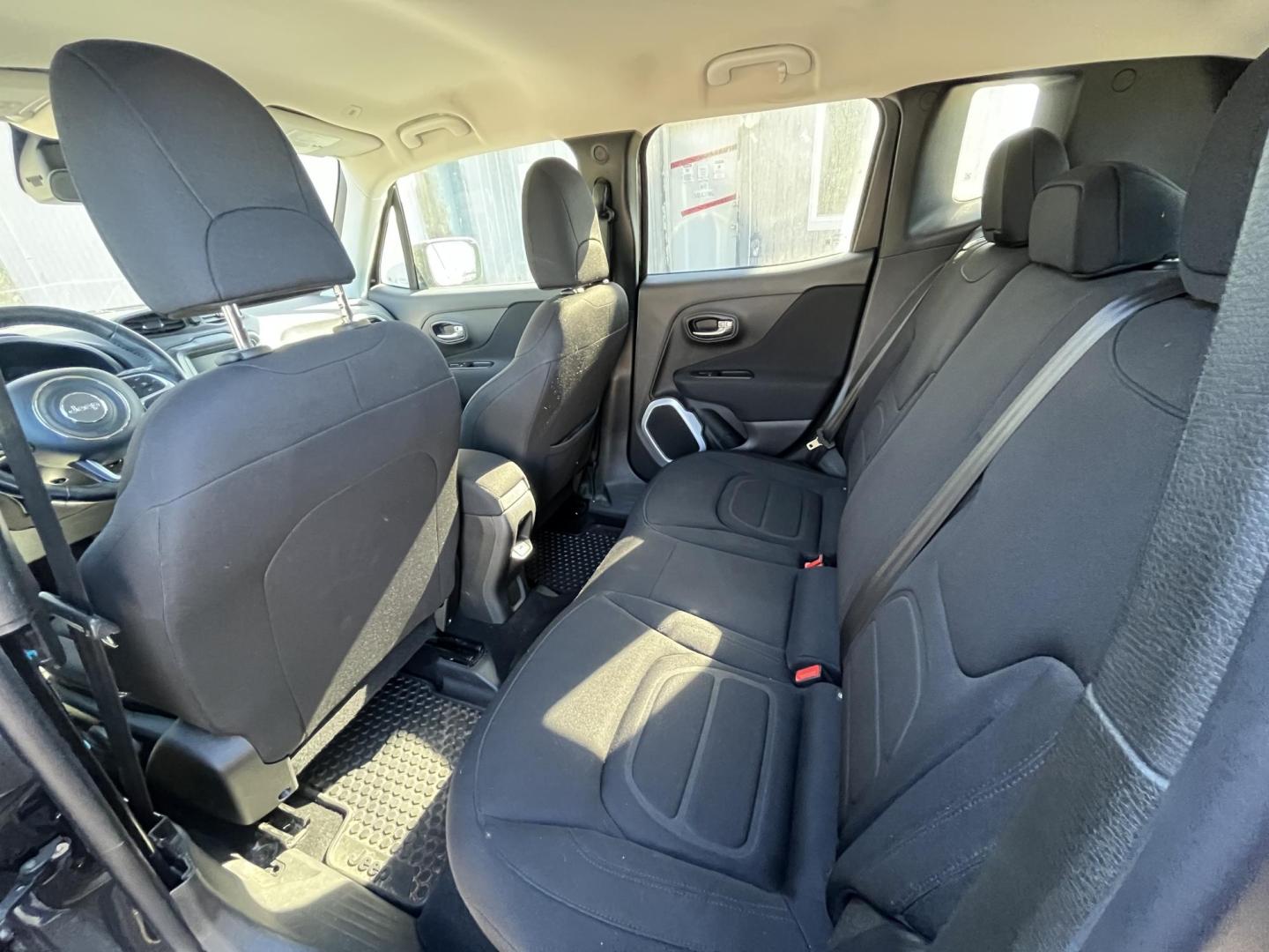 2018 Jeep Renegade Latitude 4WD (ZACCJBBB1JP) with an 2.4L L4 DOHC 16V engine, 6M transmission, located at 17255 hwy 65 NE, Ham Lake, MN, 55304, 0.000000, 0.000000 - Photo#11