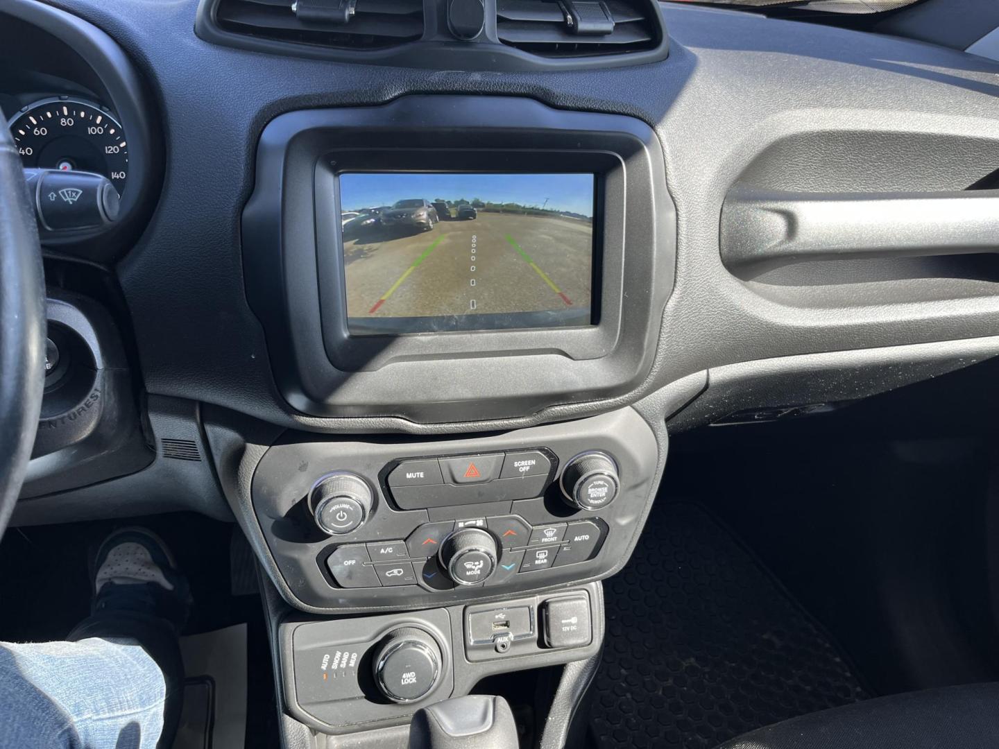 2018 Jeep Renegade Latitude 4WD (ZACCJBBB1JP) with an 2.4L L4 DOHC 16V engine, 6M transmission, located at 17255 hwy 65 NE, Ham Lake, MN, 55304, 0.000000, 0.000000 - Photo#17