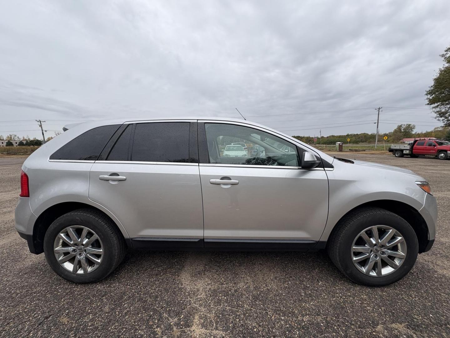 2014 Ford Edge Limited AWD (2FMDK4KC3EB) with an 3.5L V6 DOHC 24V engine, 6-Speed Automatic transmission, located at 17255 hwy 65 NE, Ham Lake, MN, 55304, 0.000000, 0.000000 - Photo#5