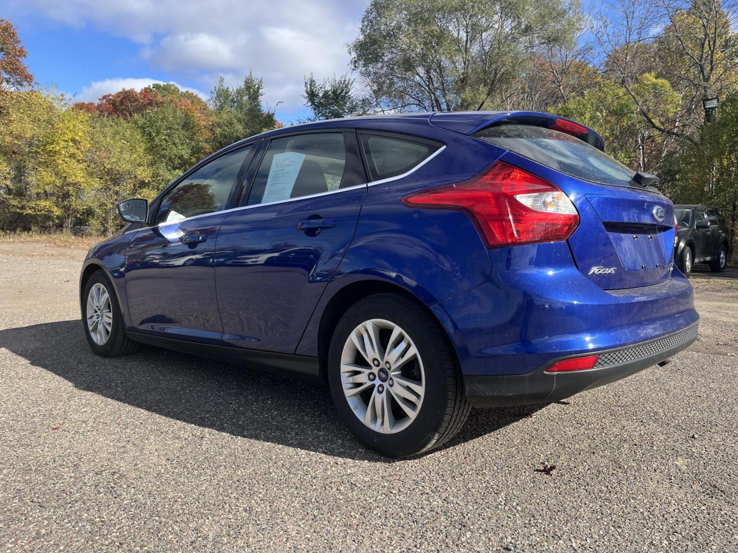 2012 Ford Focus SEL (1FAHP3M25CL) with an 2.0L L4 DOHC 16V engine, 6-Speed Automatic transmission, located at 17255 hwy 65 NE, Ham Lake, MN, 55304, 0.000000, 0.000000 - Photo#2