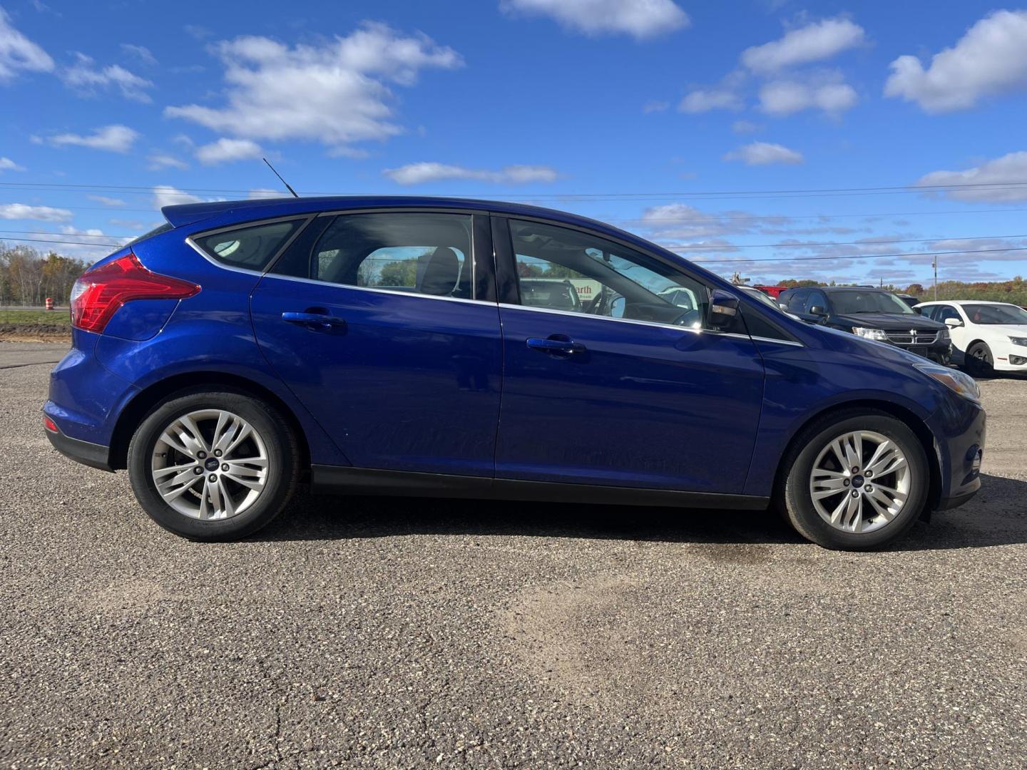 2012 Ford Focus SEL (1FAHP3M25CL) with an 2.0L L4 DOHC 16V engine, 6-Speed Automatic transmission, located at 17255 hwy 65 NE, Ham Lake, MN, 55304, 0.000000, 0.000000 - Photo#5