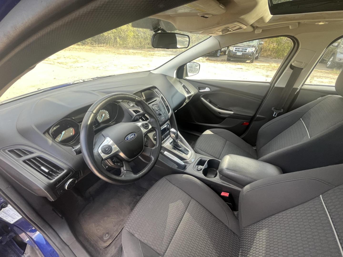 2012 Ford Focus SEL (1FAHP3M25CL) with an 2.0L L4 DOHC 16V engine, 6-Speed Automatic transmission, located at 17255 hwy 65 NE, Ham Lake, MN, 55304, 0.000000, 0.000000 - Photo#9