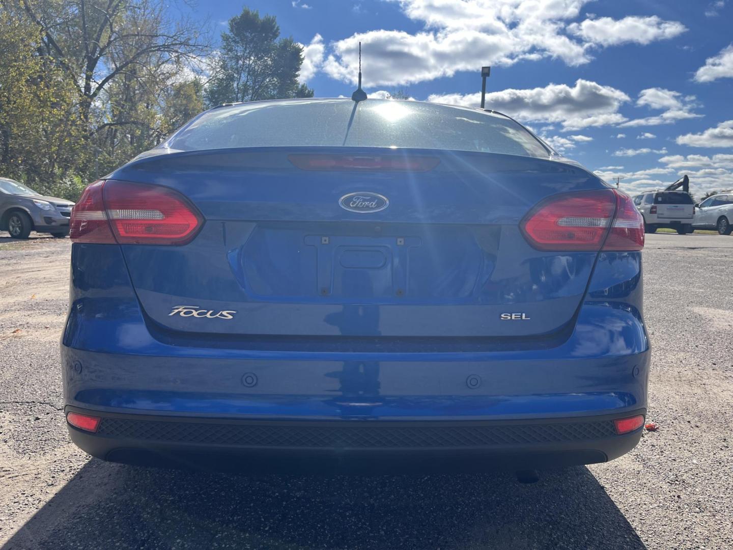 2018 Ford Focus SEL Sedan (1FADP3H24JL) with an 2.0L L4 DOHC 16V engine, located at 17255 hwy 65 NE, Ham Lake, MN, 55304, 0.000000, 0.000000 - Photo#3