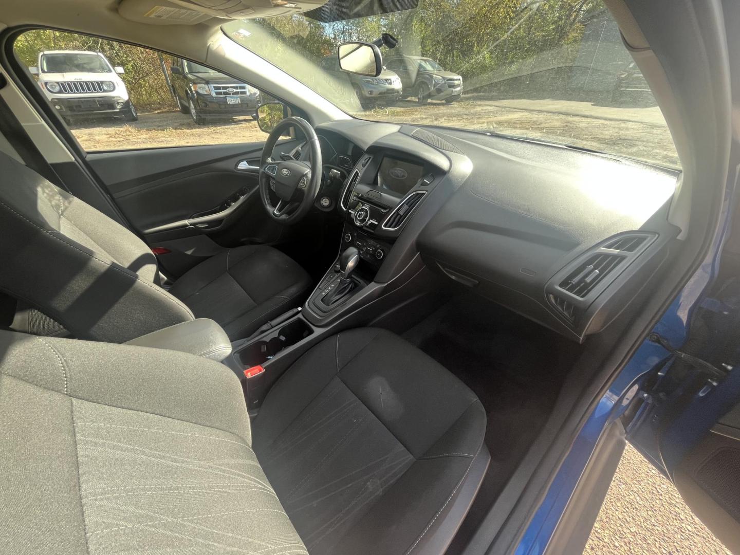 2018 Ford Focus SEL Sedan (1FADP3H24JL) with an 2.0L L4 DOHC 16V engine, located at 17255 hwy 65 NE, Ham Lake, MN, 55304, 0.000000, 0.000000 - Photo#13