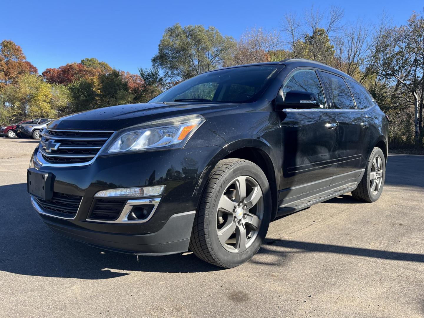 2017 Chevrolet Traverse 2LT AWD (1GNKVHKD1HJ) with an 3.6L V6 DOHC 24V engine, 6A transmission, located at 17255 hwy 65 NE, Ham Lake, MN, 55304, 0.000000, 0.000000 - Photo#0