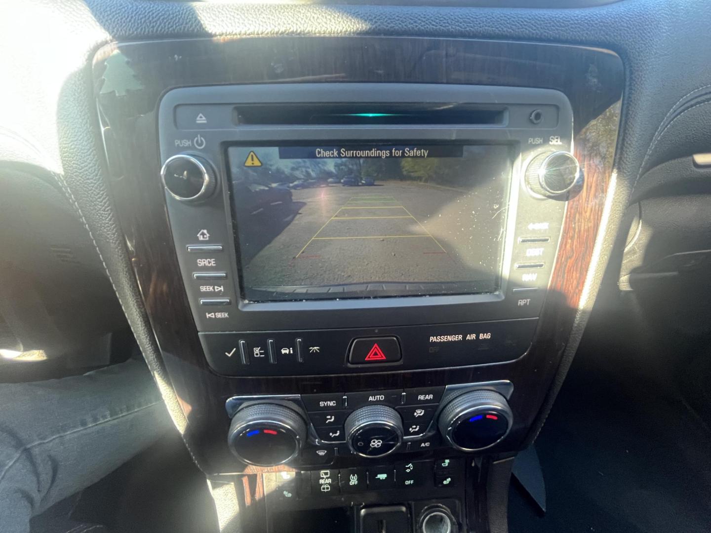 2017 Chevrolet Traverse 2LT AWD (1GNKVHKD1HJ) with an 3.6L V6 DOHC 24V engine, 6A transmission, located at 17255 hwy 65 NE, Ham Lake, MN, 55304, 0.000000, 0.000000 - Photo#17