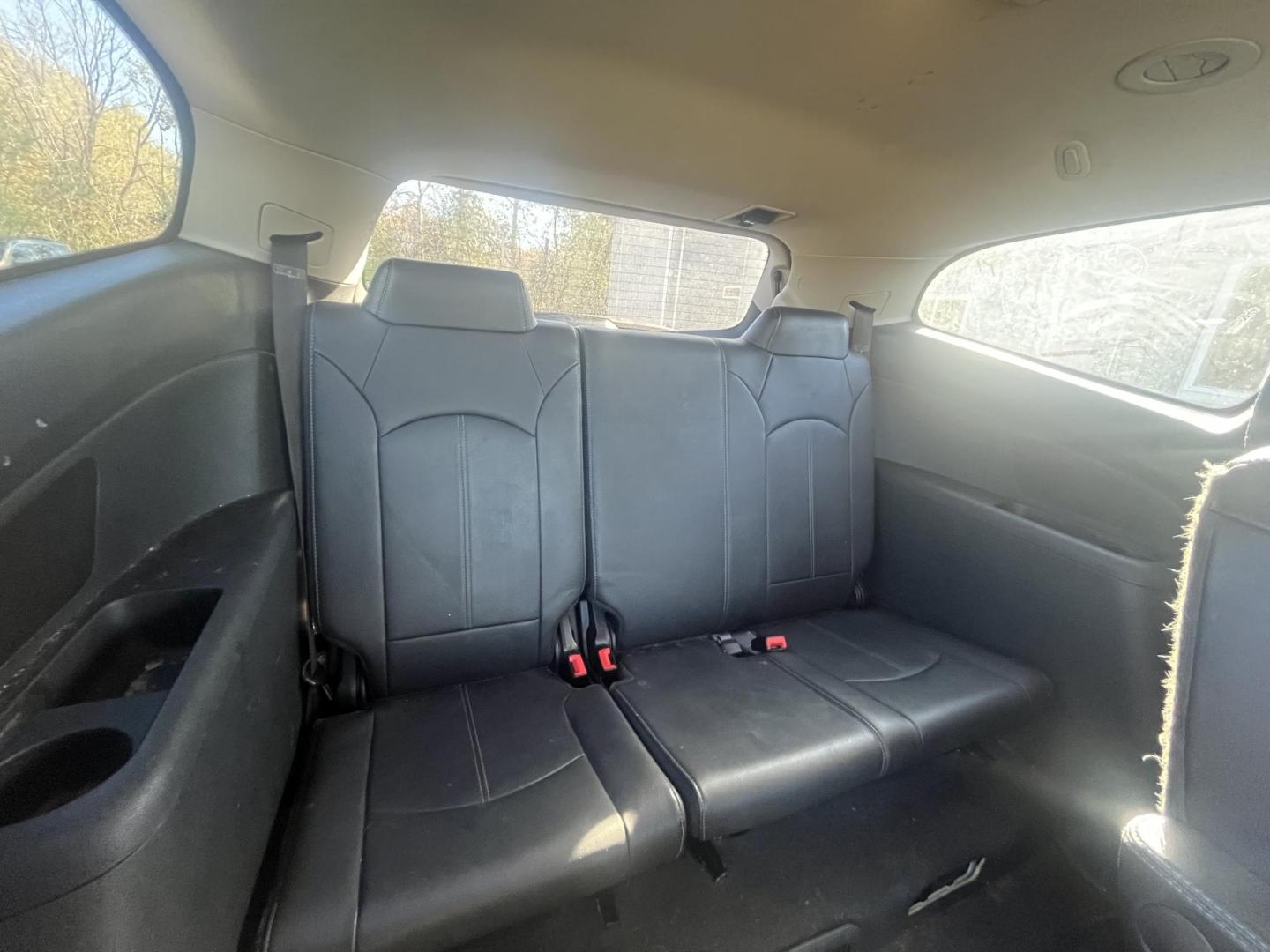 2017 Chevrolet Traverse 2LT AWD (1GNKVHKD1HJ) with an 3.6L V6 DOHC 24V engine, 6A transmission, located at 17255 hwy 65 NE, Ham Lake, MN, 55304, 0.000000, 0.000000 - Photo#16