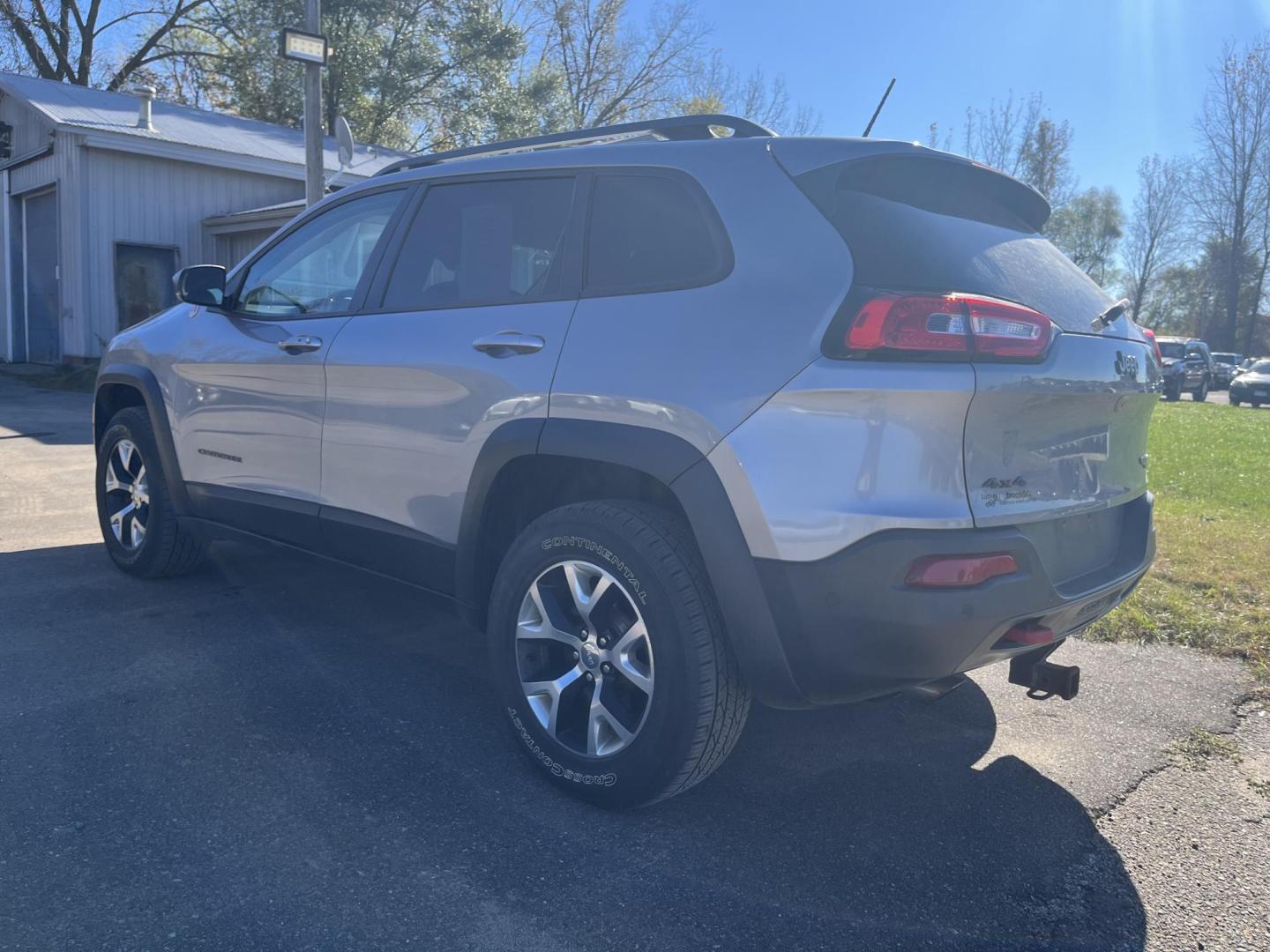 2014 Jeep Cherokee Trailhawk 4WD (1C4PJMBB4EW) with an 2.4L L4 DOHC 16V engine, 9-Speed Automatic transmission, located at 17255 hwy 65 NE, Ham Lake, MN, 55304, 0.000000, 0.000000 - Photo#2
