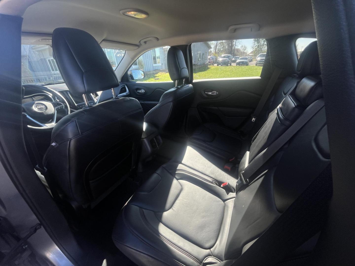 2014 Jeep Cherokee Trailhawk 4WD (1C4PJMBB4EW) with an 2.4L L4 DOHC 16V engine, 9-Speed Automatic transmission, located at 17255 hwy 65 NE, Ham Lake, MN, 55304, 0.000000, 0.000000 - Photo#11