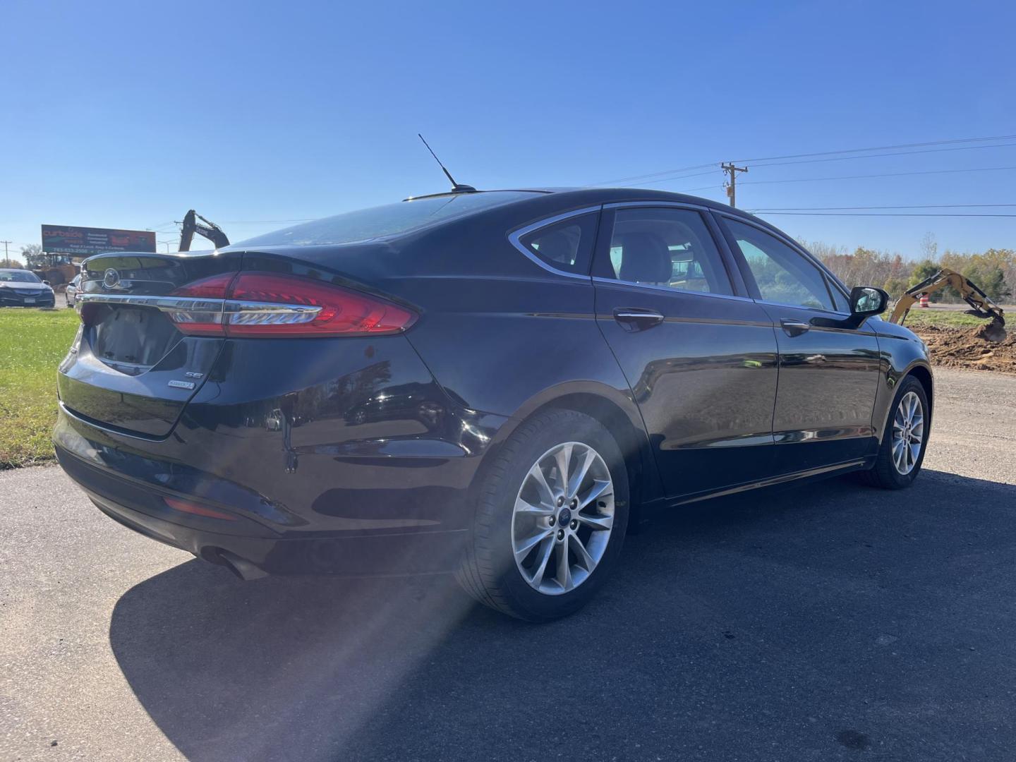 2017 Ford Fusion SE (3FA6P0HD2HR) with an 1.5L L4 DOHC 16V engine, 6A transmission, located at 17255 hwy 65 NE, Ham Lake, MN, 55304, 0.000000, 0.000000 - Photo#4
