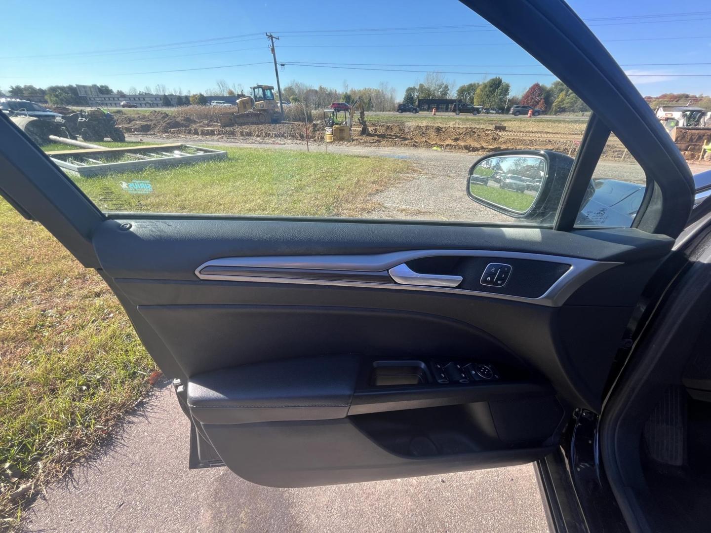 2017 Ford Fusion SE (3FA6P0HD2HR) with an 1.5L L4 DOHC 16V engine, 6A transmission, located at 17255 hwy 65 NE, Ham Lake, MN, 55304, 0.000000, 0.000000 - Photo#8