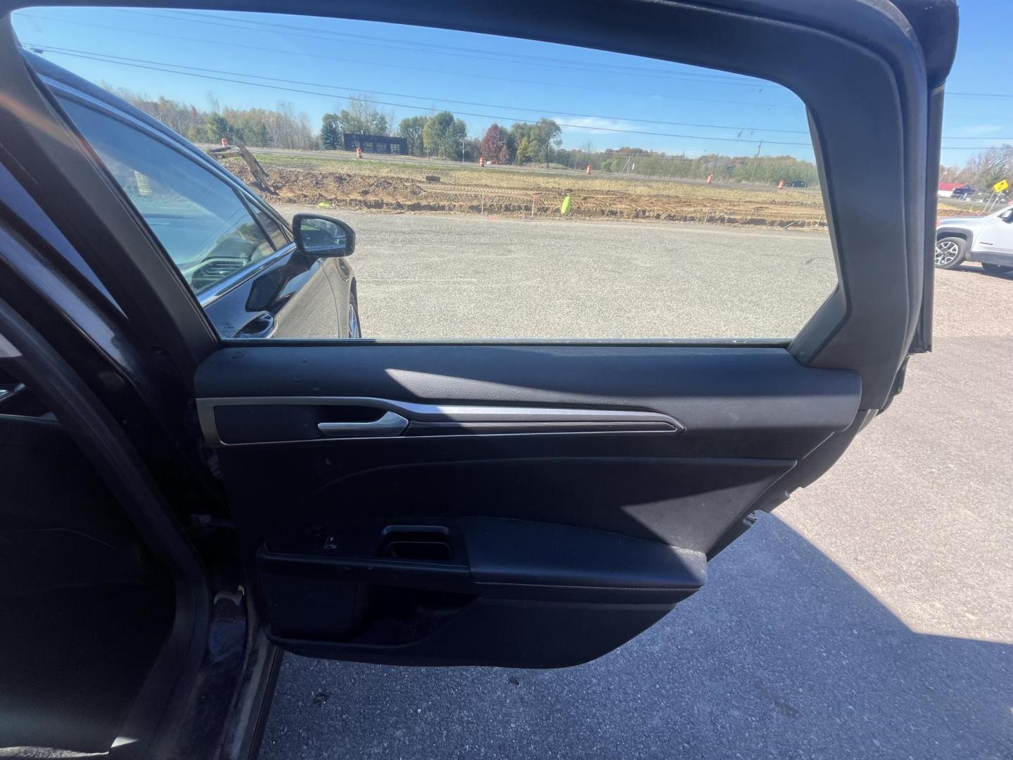 2017 Ford Fusion SE (3FA6P0HD2HR) with an 1.5L L4 DOHC 16V engine, 6A transmission, located at 17255 hwy 65 NE, Ham Lake, MN, 55304, 0.000000, 0.000000 - Photo#14