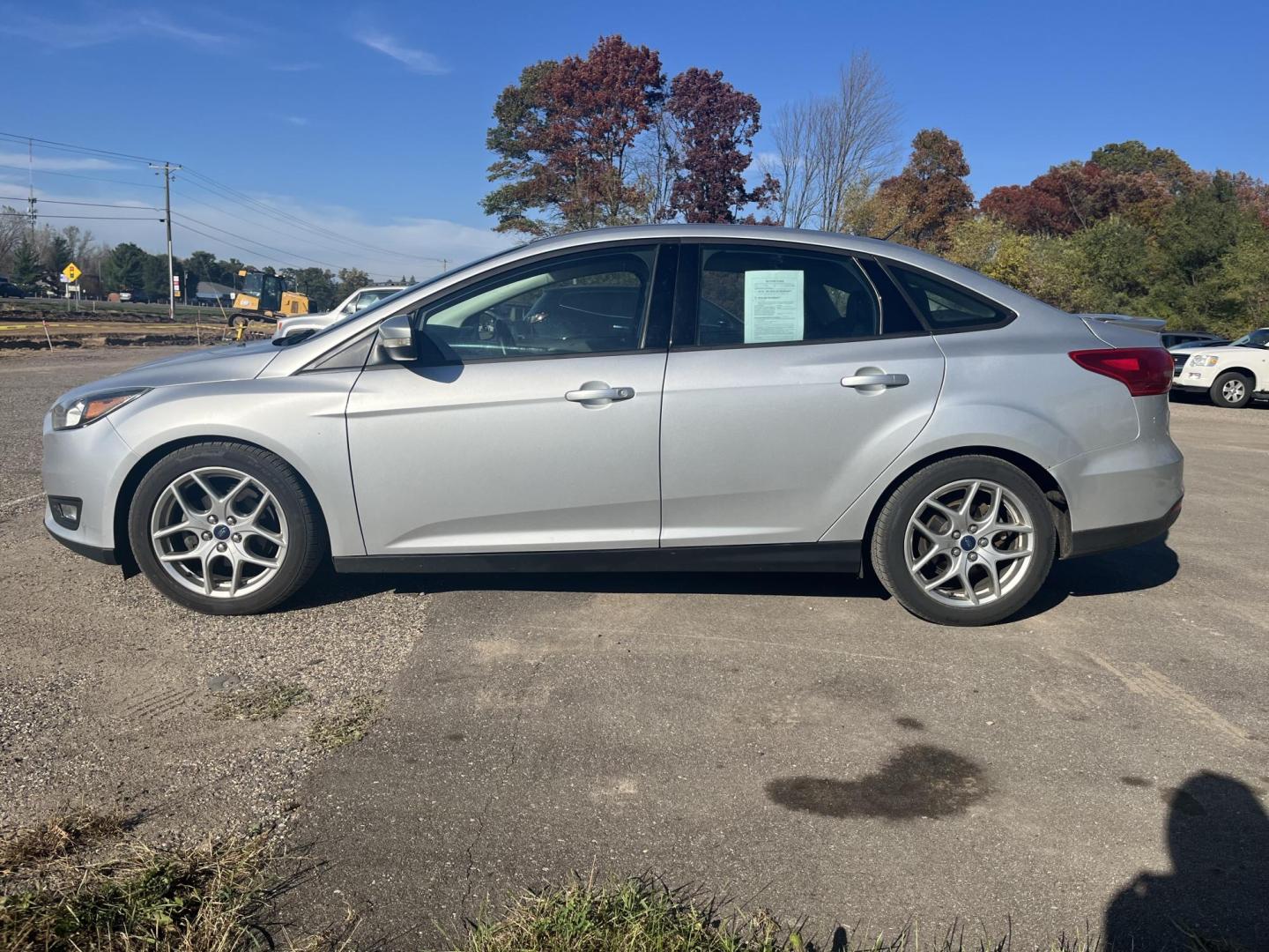 2015 Ford Focus SE Sedan (1FADP3F22FL) with an 2.0L L4 DOHC 16V engine, located at 17255 hwy 65 NE, Ham Lake, MN, 55304, 0.000000, 0.000000 - Photo#1