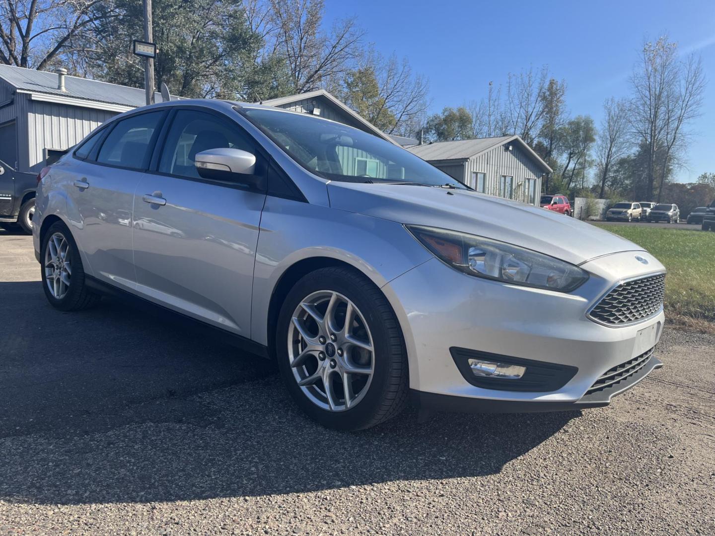 2015 Ford Focus SE Sedan (1FADP3F22FL) with an 2.0L L4 DOHC 16V engine, located at 17255 hwy 65 NE, Ham Lake, MN, 55304, 0.000000, 0.000000 - Photo#6