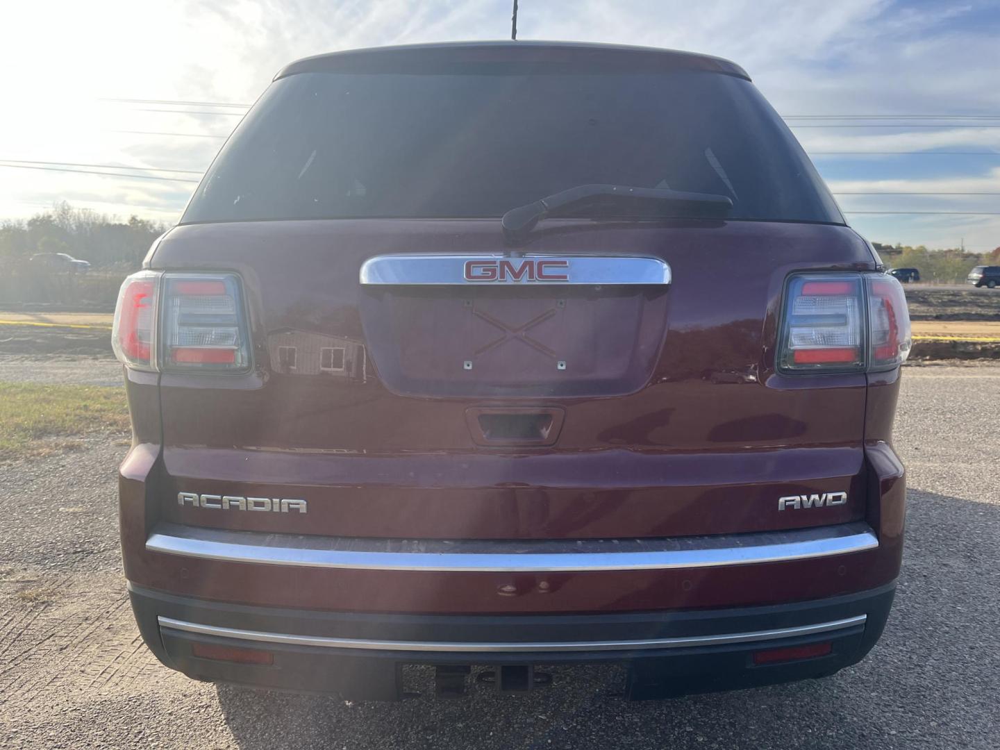 2015 GMC Acadia SLE-2 AWD (1GKKVPKD7FJ) with an 3.6L V6 DOHC 24V engine, 6-Speed Automatic transmission, located at 17255 hwy 65 NE, Ham Lake, MN, 55304, 0.000000, 0.000000 - Photo#3