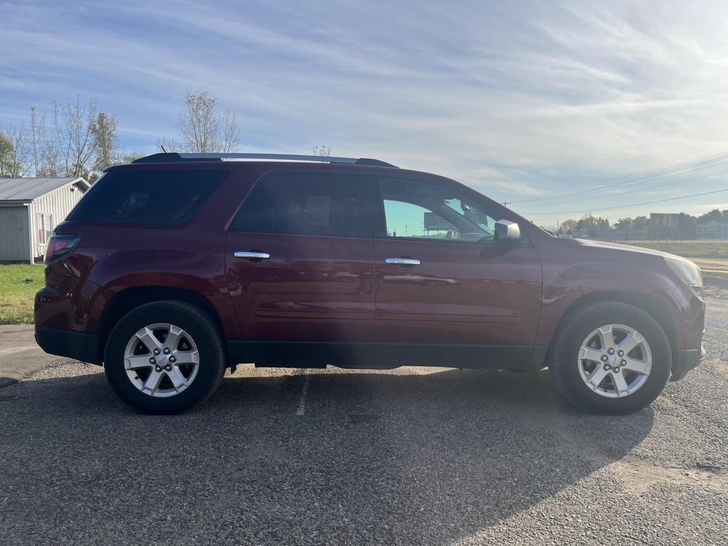 2015 GMC Acadia SLE-2 AWD (1GKKVPKD7FJ) with an 3.6L V6 DOHC 24V engine, 6-Speed Automatic transmission, located at 17255 hwy 65 NE, Ham Lake, MN, 55304, 0.000000, 0.000000 - Photo#5