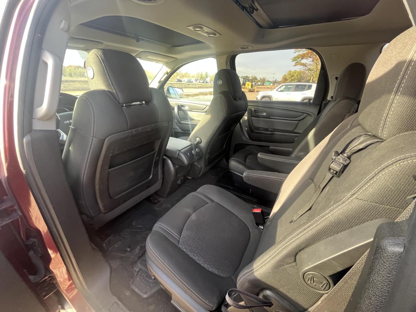 2015 GMC Acadia SLE-2 AWD (1GKKVPKD7FJ) with an 3.6L V6 DOHC 24V engine, 6-Speed Automatic transmission, located at 17255 hwy 65 NE, Ham Lake, MN, 55304, 0.000000, 0.000000 - Photo#11