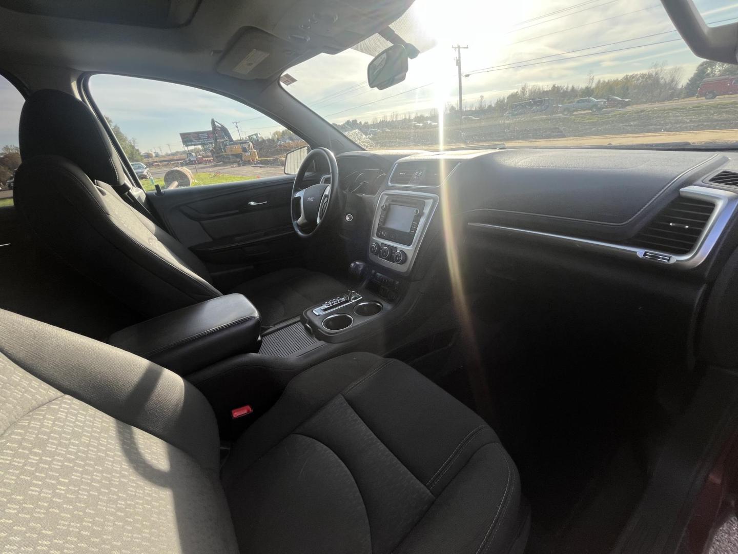 2015 GMC Acadia SLE-2 AWD (1GKKVPKD7FJ) with an 3.6L V6 DOHC 24V engine, 6-Speed Automatic transmission, located at 17255 hwy 65 NE, Ham Lake, MN, 55304, 0.000000, 0.000000 - Photo#13