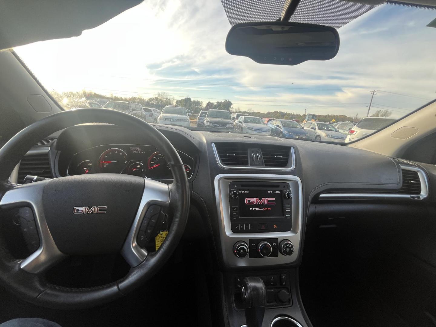 2015 GMC Acadia SLE-2 AWD (1GKKVPKD7FJ) with an 3.6L V6 DOHC 24V engine, 6-Speed Automatic transmission, located at 17255 hwy 65 NE, Ham Lake, MN, 55304, 0.000000, 0.000000 - Photo#18