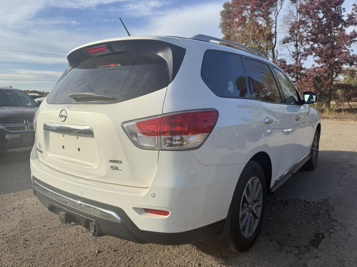 2014 Nissan Pathfinder S 4WD (5N1AR2MM9EC) with an 3.5L V6 DOHC 24V engine, Continuously Variable Transmission transmission, located at 17255 hwy 65 NE, Ham Lake, MN, 55304, 0.000000, 0.000000 - Photo#3