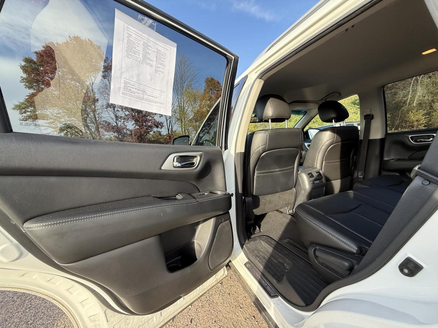 2014 Nissan Pathfinder S 4WD (5N1AR2MM9EC) with an 3.5L V6 DOHC 24V engine, Continuously Variable Transmission transmission, located at 17255 hwy 65 NE, Ham Lake, MN, 55304, 0.000000, 0.000000 - Photo#8