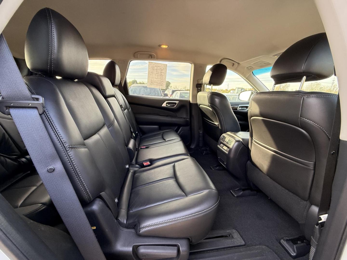 2014 Nissan Pathfinder S 4WD (5N1AR2MM9EC) with an 3.5L V6 DOHC 24V engine, Continuously Variable Transmission transmission, located at 17255 hwy 65 NE, Ham Lake, MN, 55304, 0.000000, 0.000000 - Photo#12