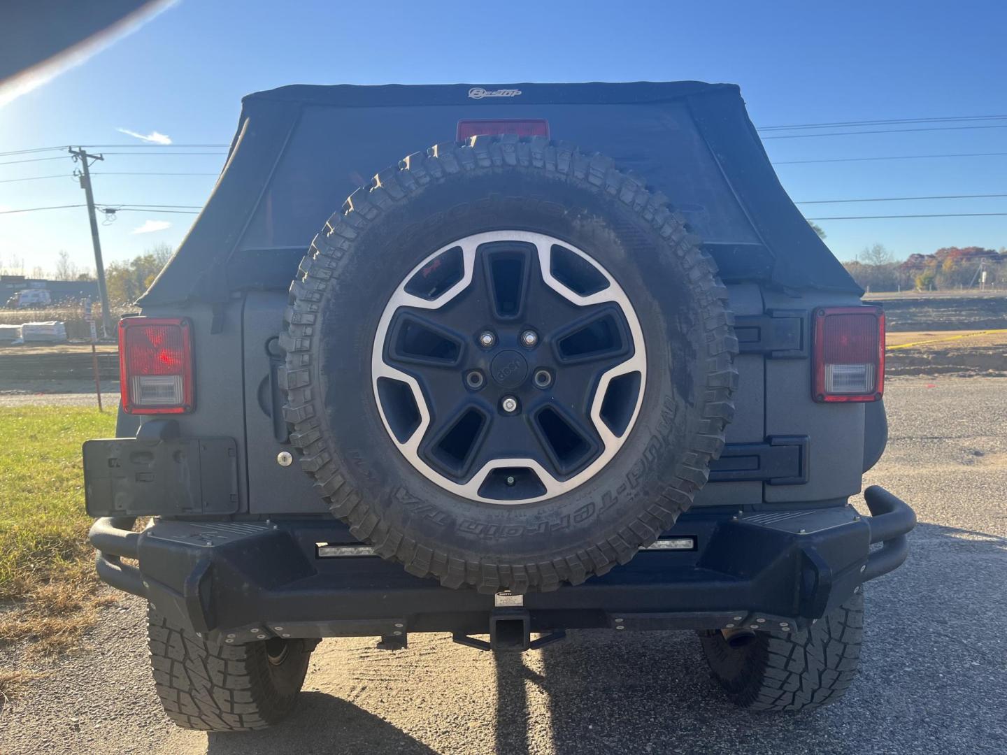 2011 Jeep Wrangler Unlimited Sport 4WD (1J4BA3H14BL) with an 3.8L V6 OHV 12V engine, located at 17255 hwy 65 NE, Ham Lake, MN, 55304, 0.000000, 0.000000 - Photo#3
