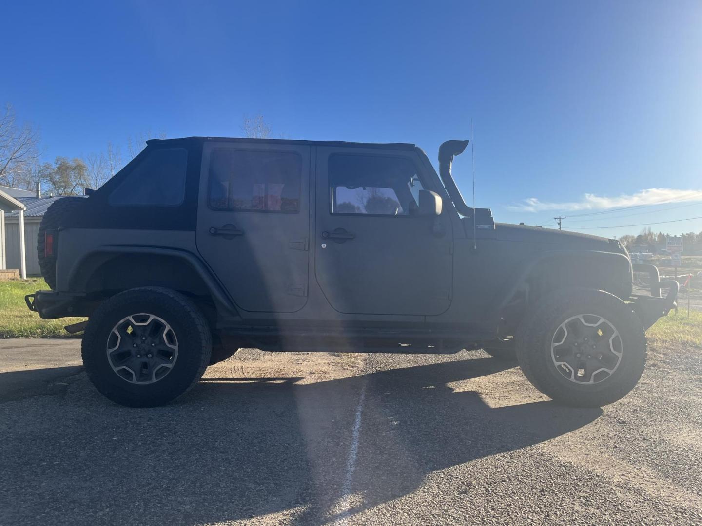 2011 Jeep Wrangler Unlimited Sport 4WD (1J4BA3H14BL) with an 3.8L V6 OHV 12V engine, located at 17255 hwy 65 NE, Ham Lake, MN, 55304, 0.000000, 0.000000 - Photo#5