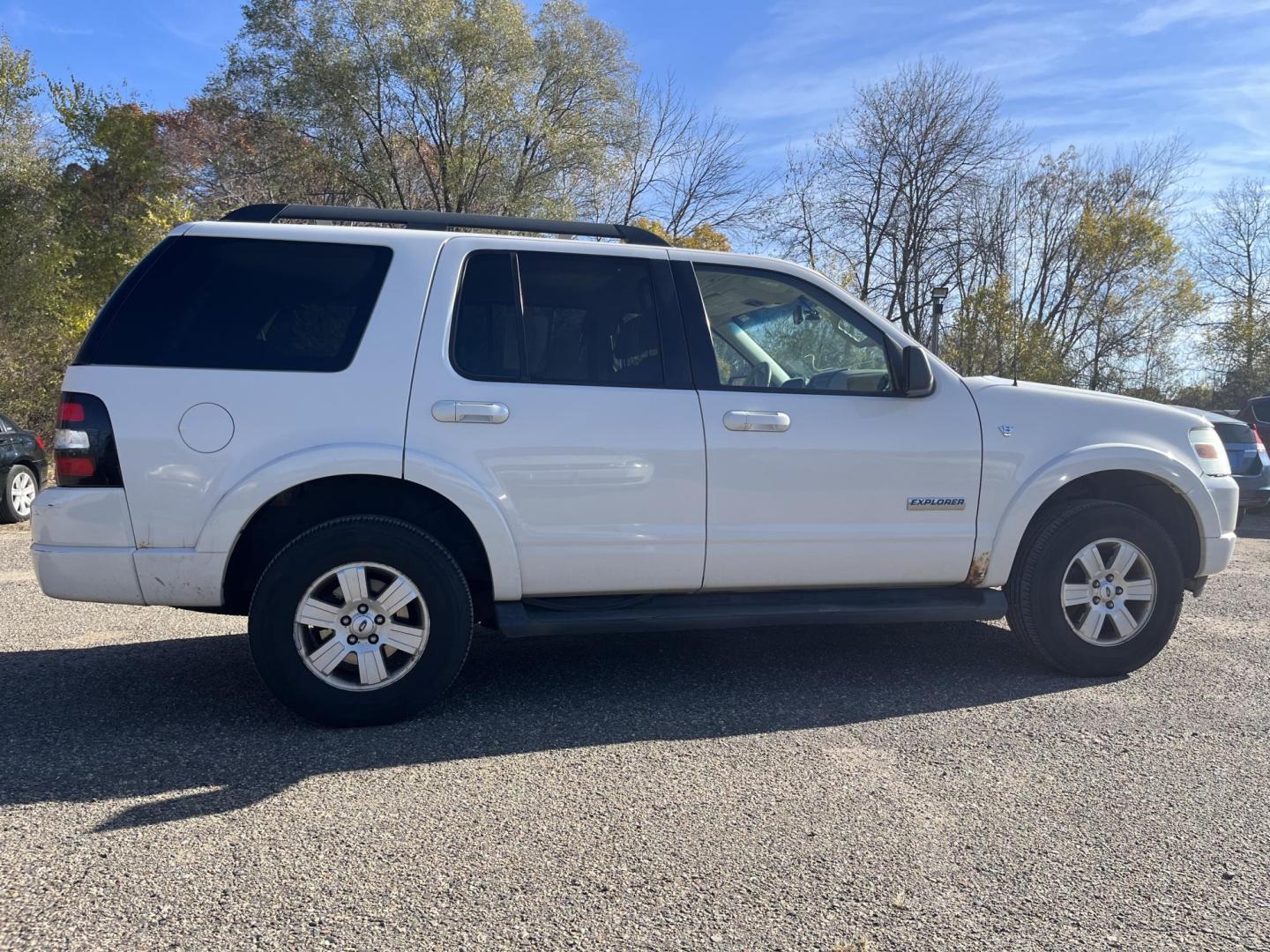2008 Ford Explorer XLT 4.6L 4WD (1FMEU73818U) with an 4.6L V8 SOHC 16V engine, 6-Speed Automatic Overdrive transmission, located at 17255 hwy 65 NE, Ham Lake, MN, 55304, 0.000000, 0.000000 - Photo#5