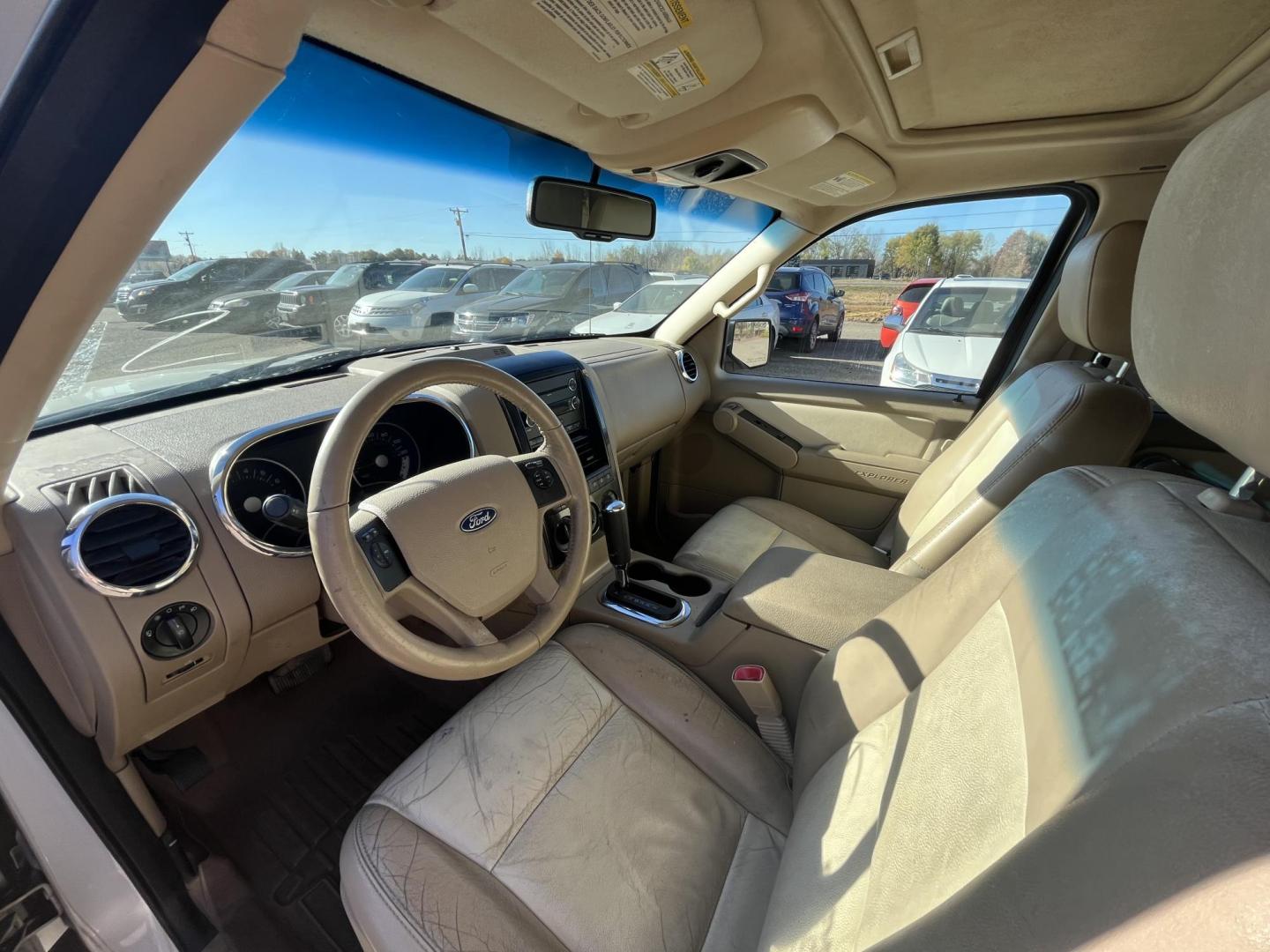 2008 Ford Explorer XLT 4.6L 4WD (1FMEU73818U) with an 4.6L V8 SOHC 16V engine, 6-Speed Automatic Overdrive transmission, located at 17255 hwy 65 NE, Ham Lake, MN, 55304, 0.000000, 0.000000 - Photo#9