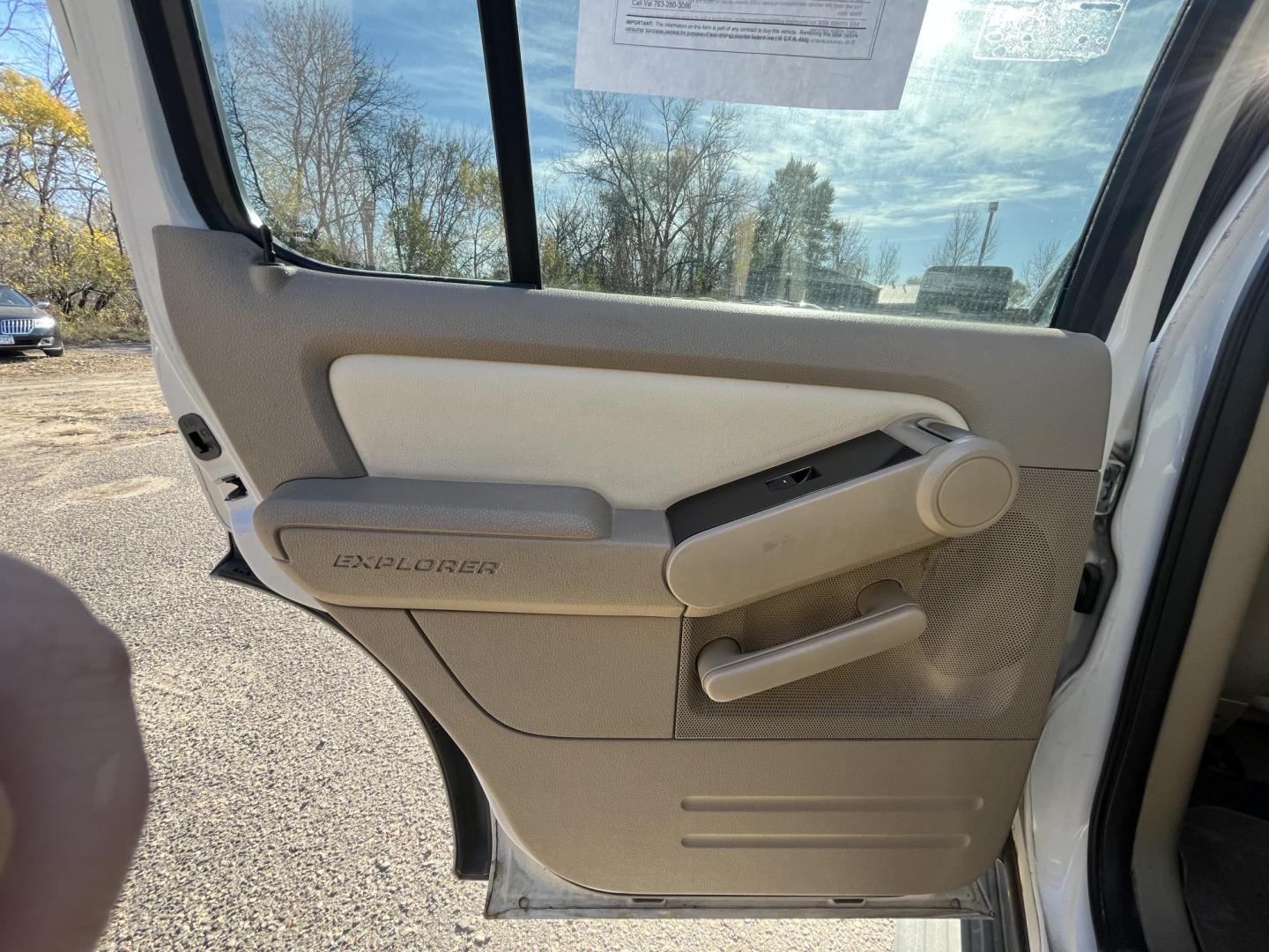 2008 Ford Explorer XLT 4.6L 4WD (1FMEU73818U) with an 4.6L V8 SOHC 16V engine, 6-Speed Automatic Overdrive transmission, located at 17255 hwy 65 NE, Ham Lake, MN, 55304, 0.000000, 0.000000 - Photo#10