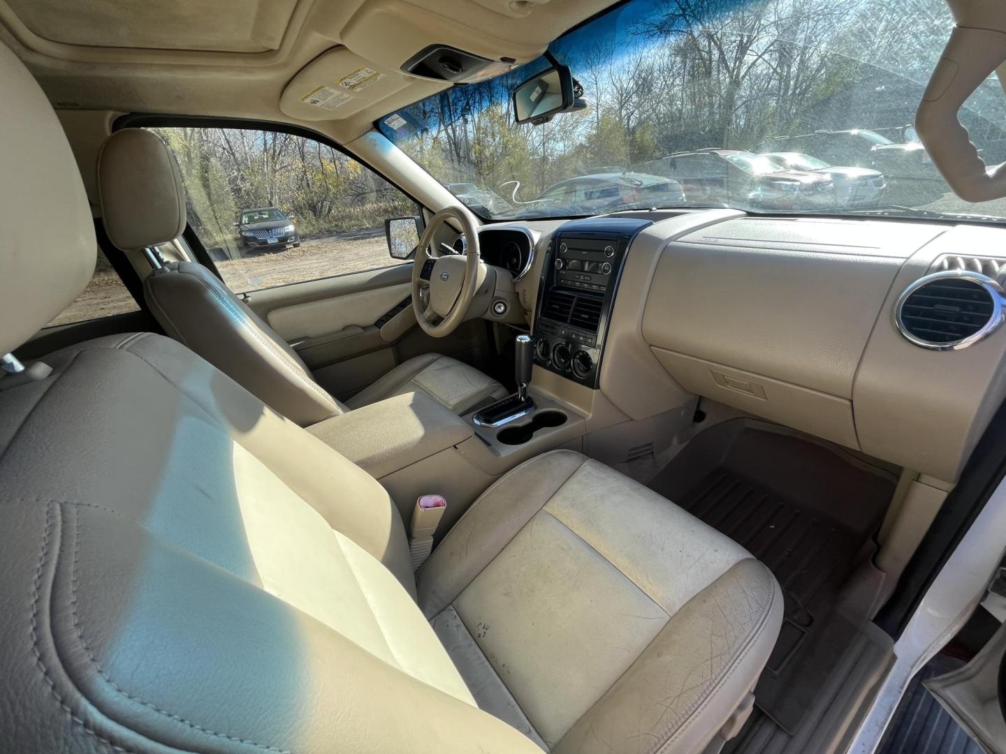 2008 Ford Explorer XLT 4.6L 4WD (1FMEU73818U) with an 4.6L V8 SOHC 16V engine, 6-Speed Automatic Overdrive transmission, located at 17255 hwy 65 NE, Ham Lake, MN, 55304, 0.000000, 0.000000 - Photo#13