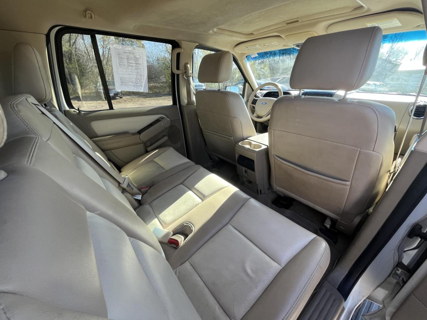 2008 Ford Explorer XLT 4.6L 4WD (1FMEU73818U) with an 4.6L V8 SOHC 16V engine, 6-Speed Automatic Overdrive transmission, located at 17255 hwy 65 NE, Ham Lake, MN, 55304, 0.000000, 0.000000 - Photo#15