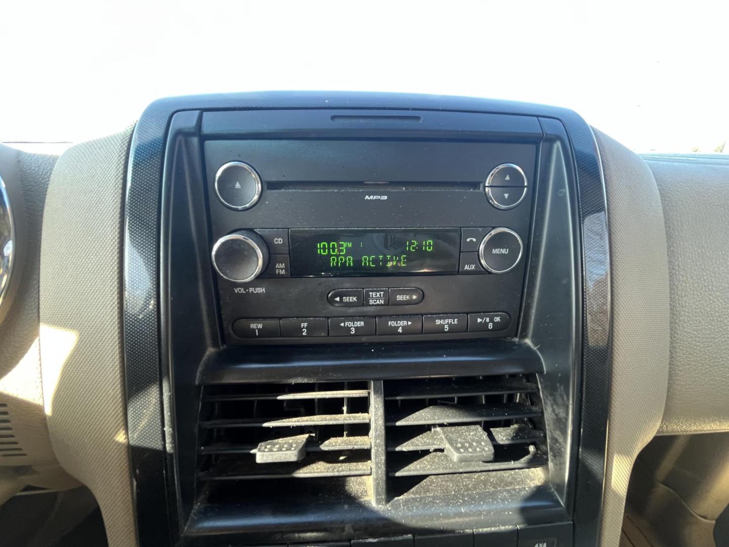 2008 Ford Explorer XLT 4.6L 4WD (1FMEU73818U) with an 4.6L V8 SOHC 16V engine, 6-Speed Automatic Overdrive transmission, located at 17255 hwy 65 NE, Ham Lake, MN, 55304, 0.000000, 0.000000 - Photo#17