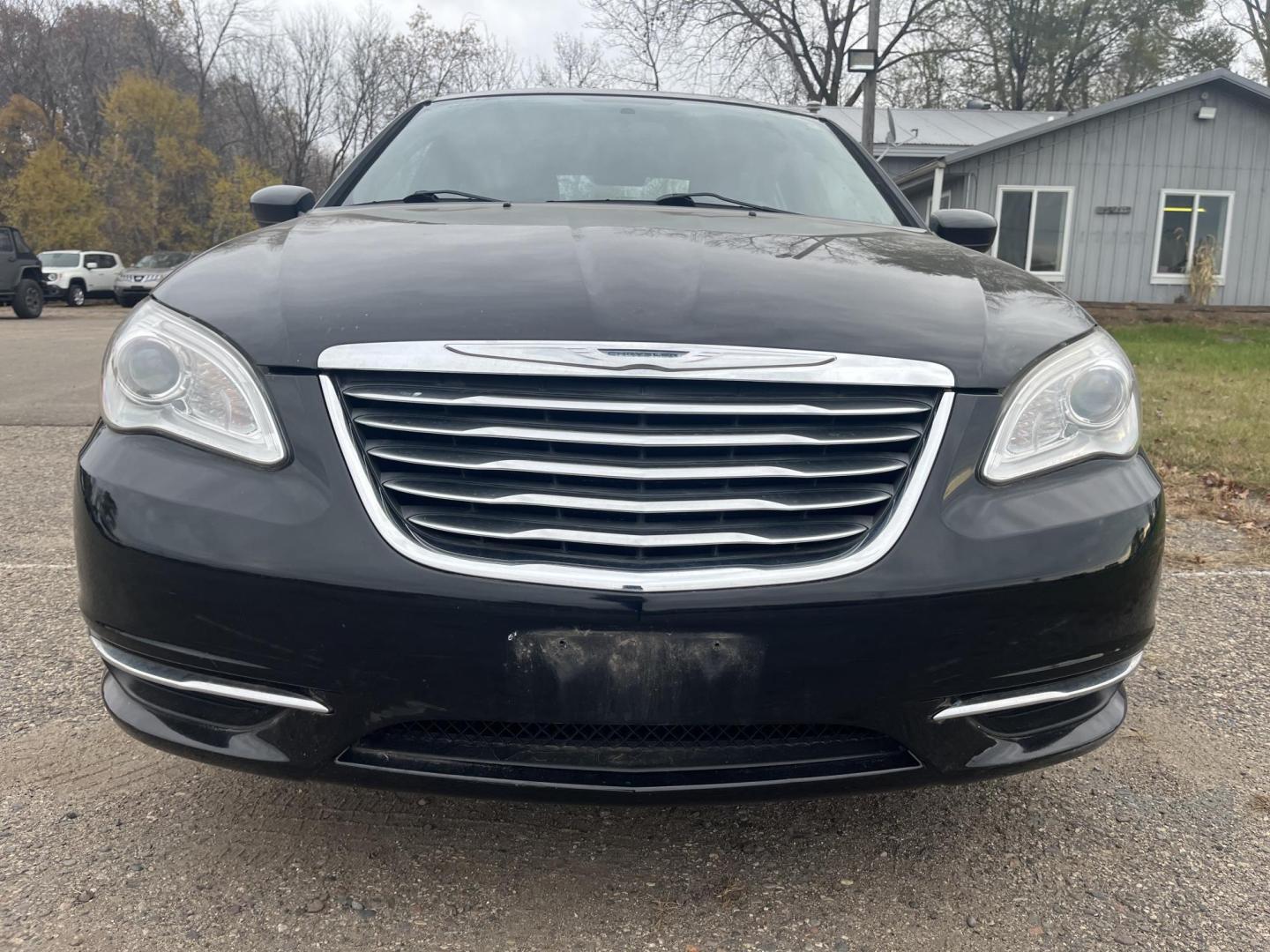 2011 Chrysler 200 Touring (1C3BC1FB5BN) with an 2.4L L4 DOHC 16V engine, 6-Speed Automatic transmission, located at 17255 hwy 65 NE, Ham Lake, MN, 55304, 0.000000, 0.000000 - Photo#7