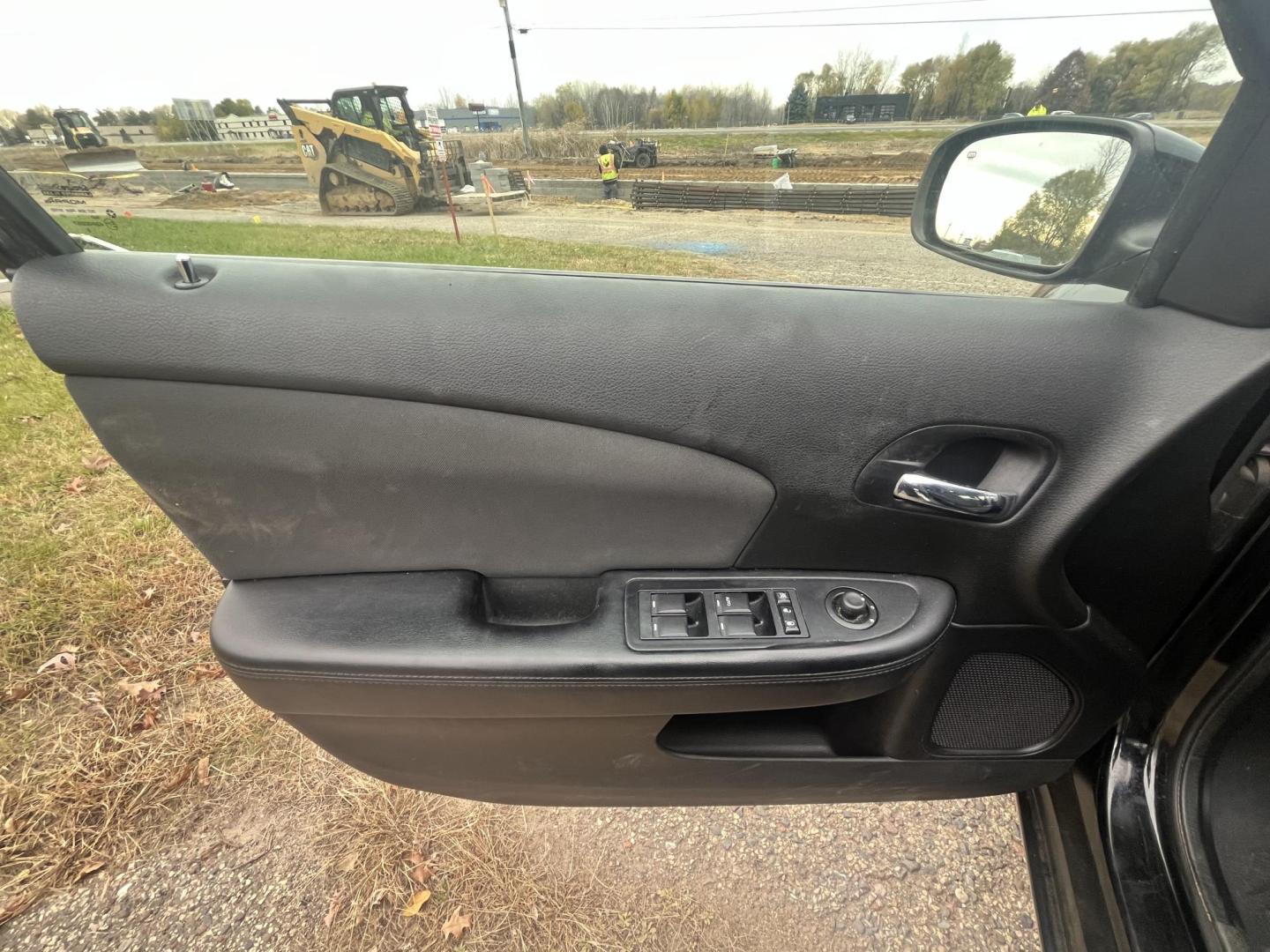 2011 Chrysler 200 Touring (1C3BC1FB5BN) with an 2.4L L4 DOHC 16V engine, 6-Speed Automatic transmission, located at 17255 hwy 65 NE, Ham Lake, MN, 55304, 0.000000, 0.000000 - Photo#8